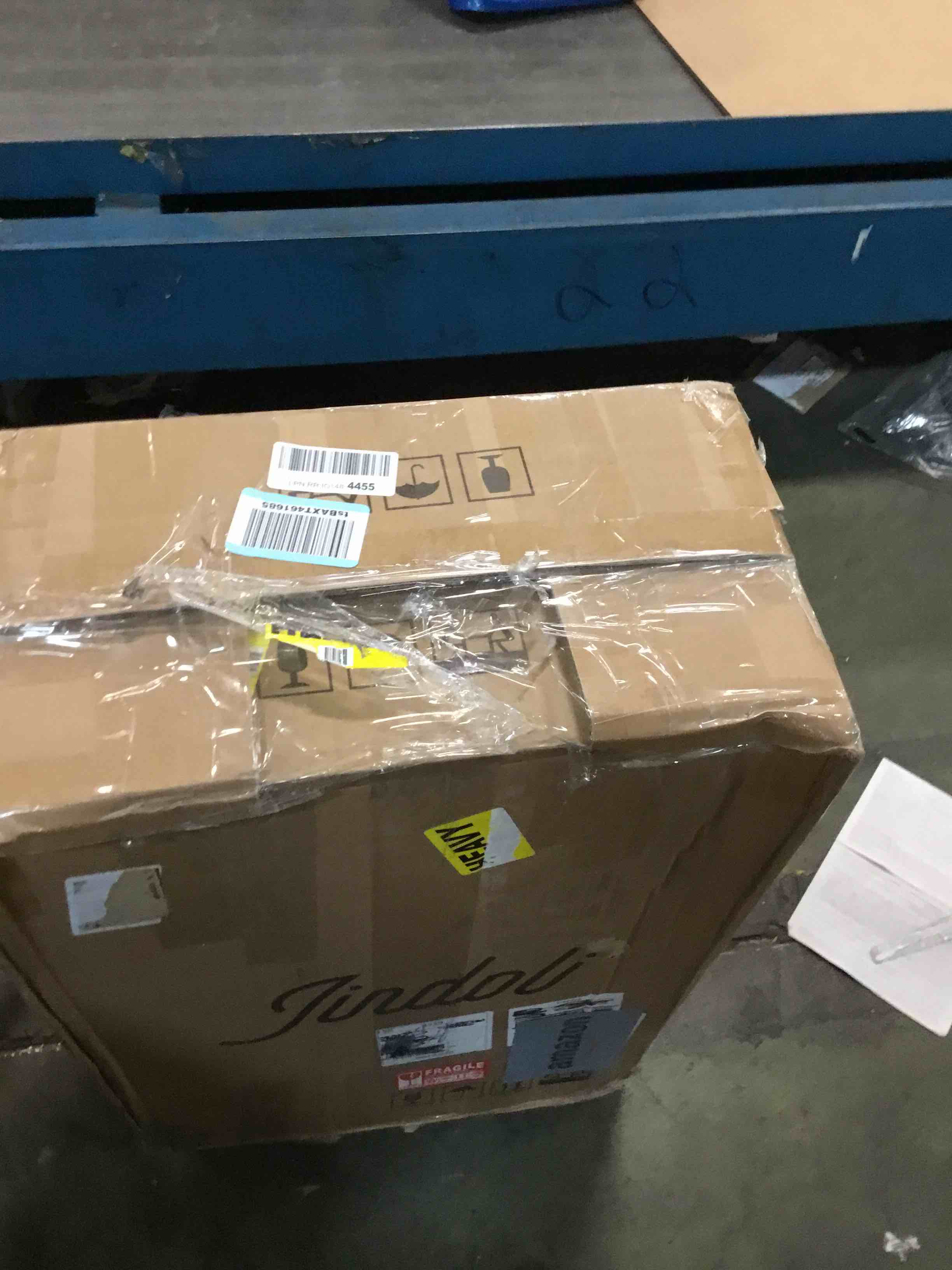 https://s3.amazonaws.com/lotting-images-prod/bidfta/BLU5728331_1714761656753.jpeg