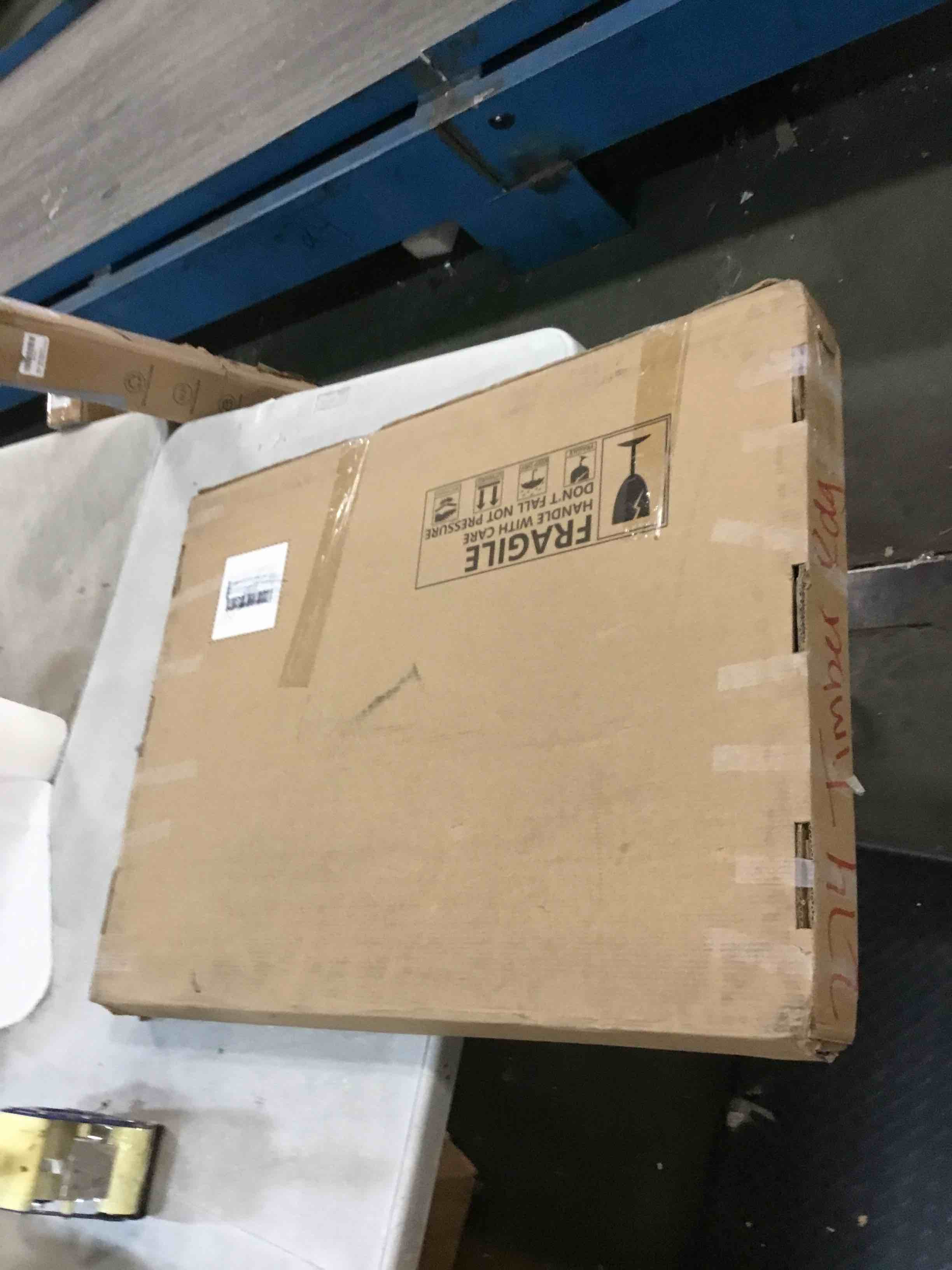 https://s3.amazonaws.com/lotting-images-prod/bidfta/BLU5728738_1715083846366.jpeg