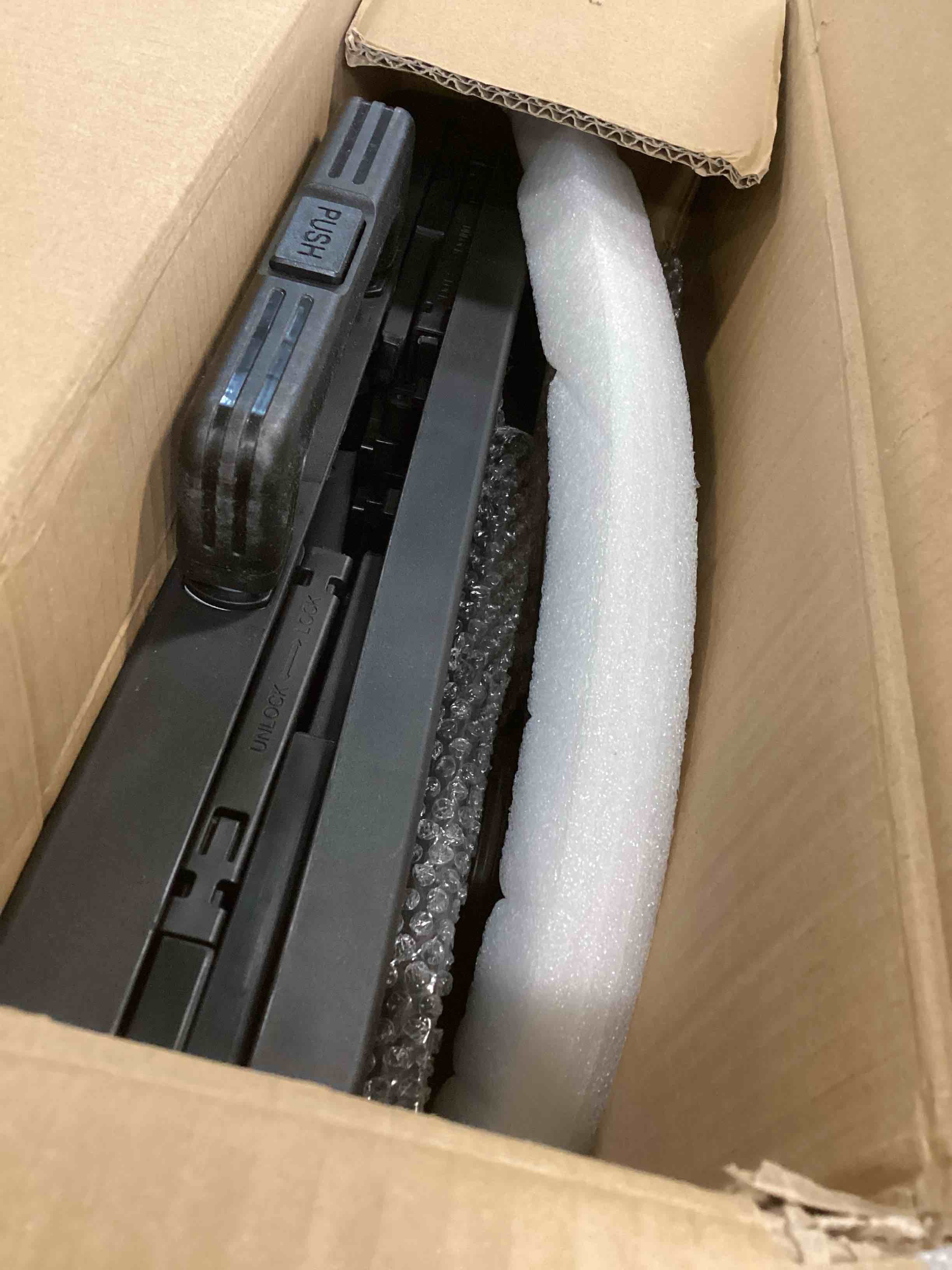 https://s3.amazonaws.com/lotting-images-prod/bidfta/BLU5729251_1715111330917.jpeg
