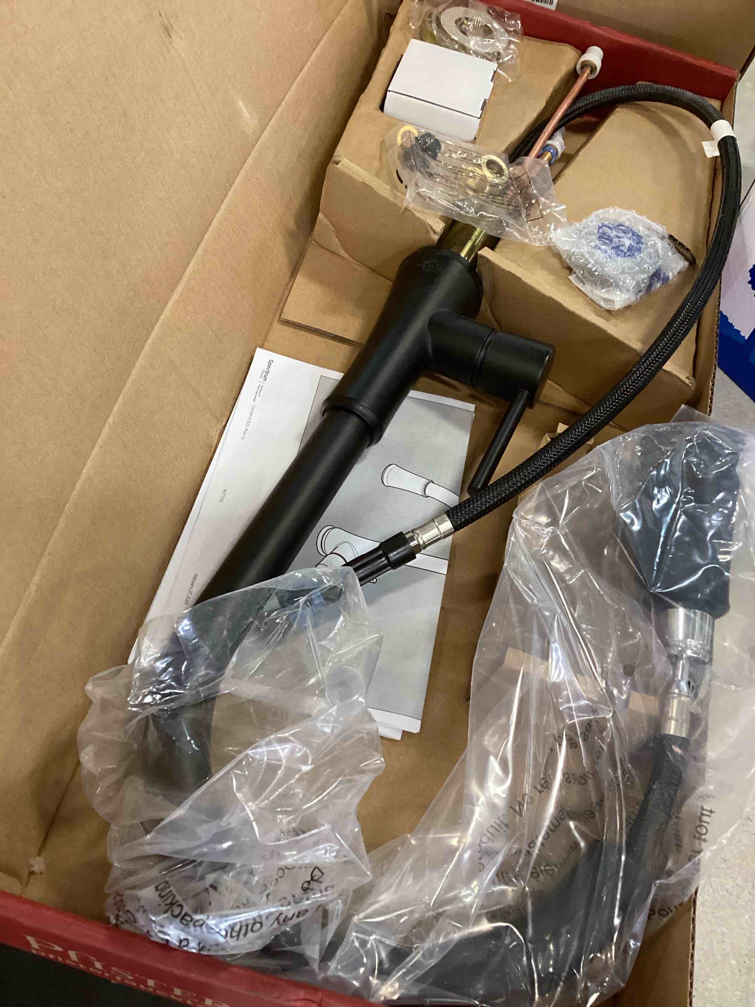 https://s3.amazonaws.com/lotting-images-prod/bidfta/BLU5729261_1715112570262.jpeg