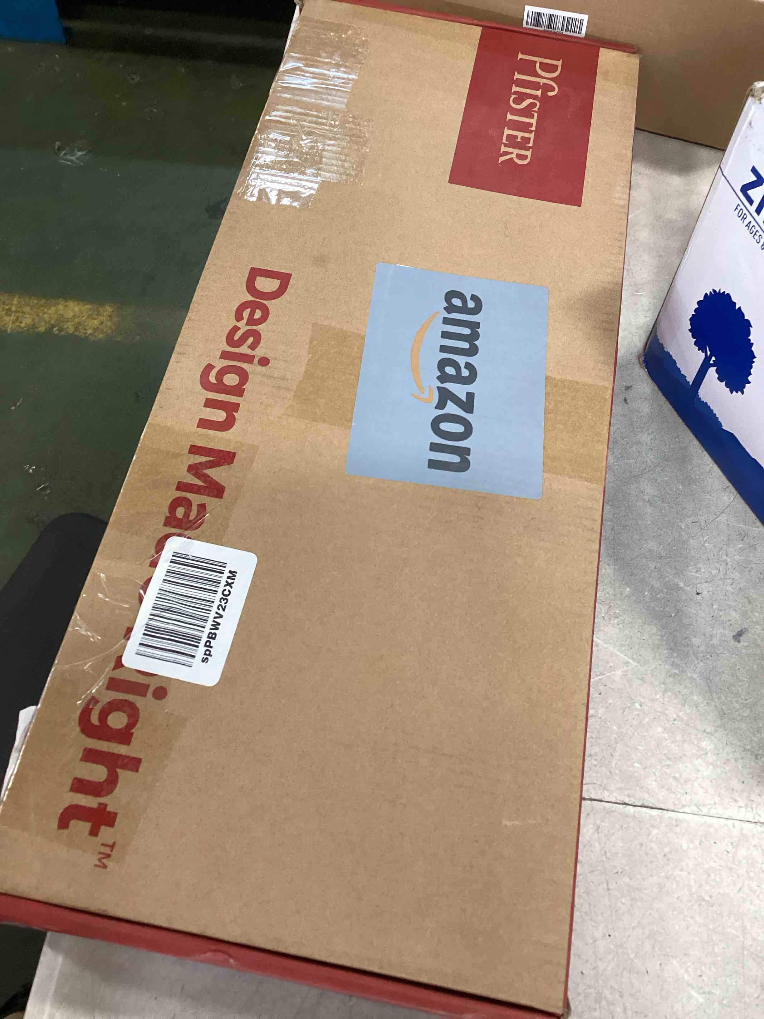 https://s3.amazonaws.com/lotting-images-prod/bidfta/BLU5729261_1715112589974.jpeg