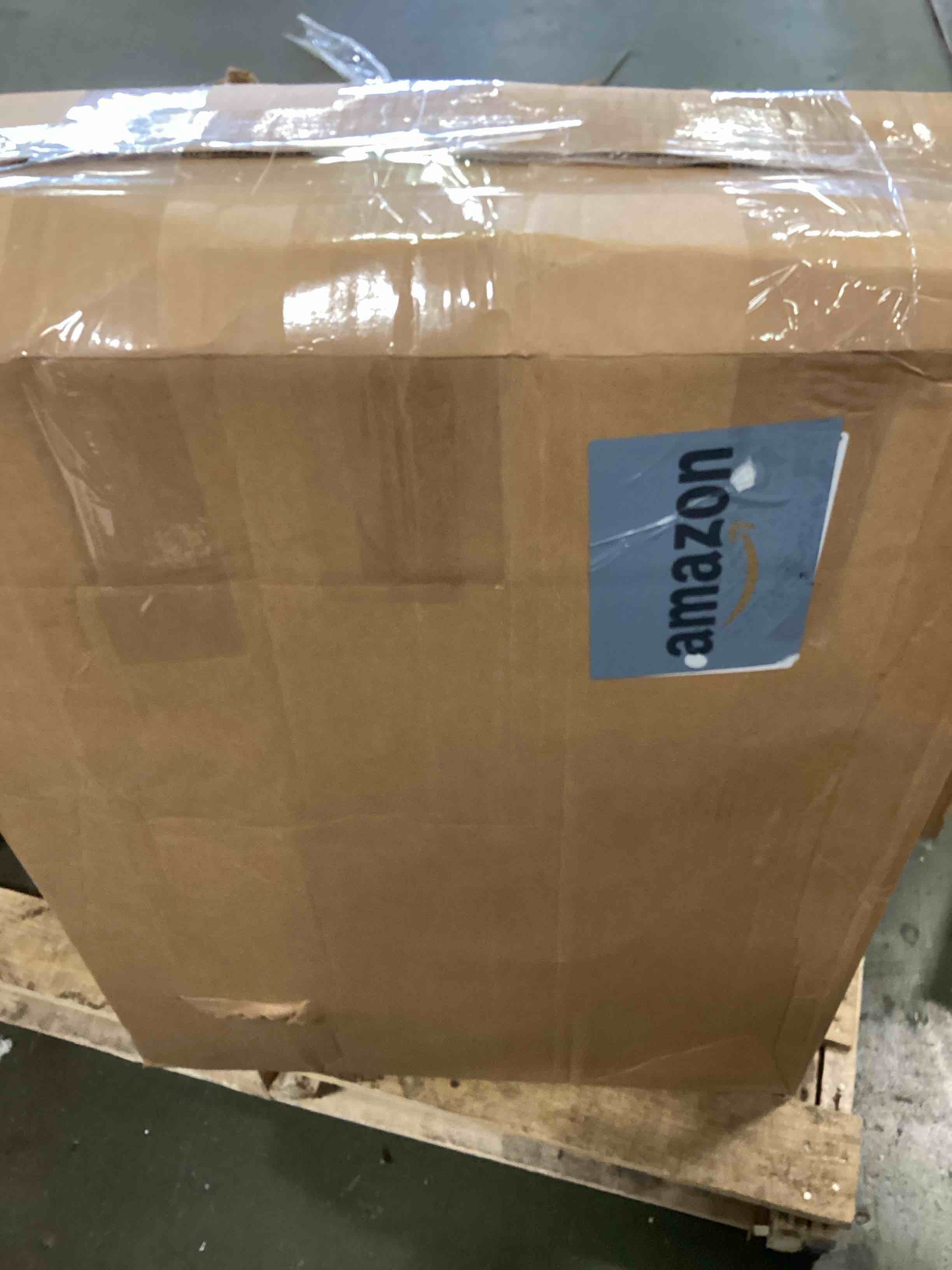 https://s3.amazonaws.com/lotting-images-prod/bidfta/BLU5729975_1715370219114.jpeg