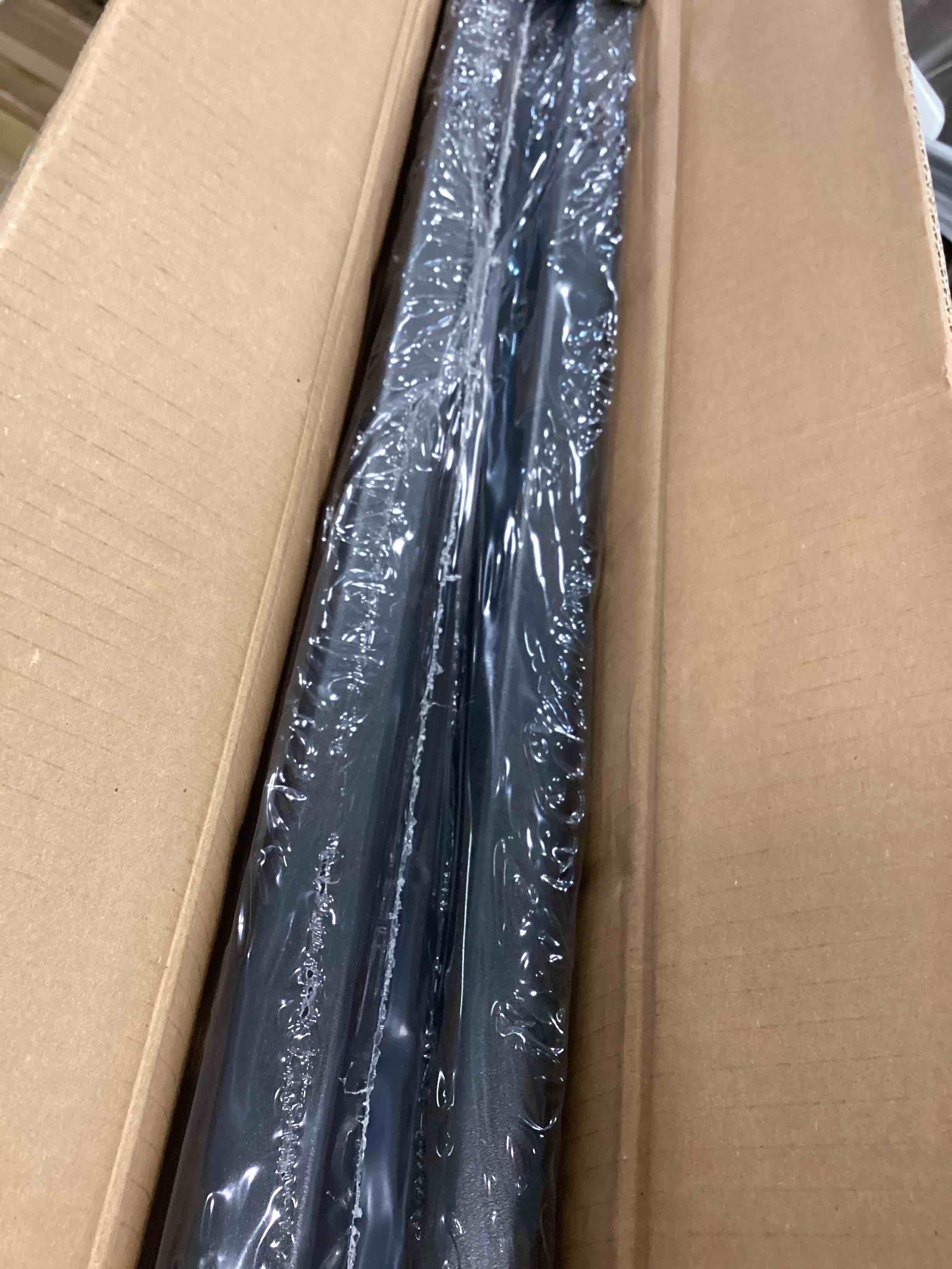 https://s3.amazonaws.com/lotting-images-prod/bidfta/BLU5730429_1715624264989.jpeg