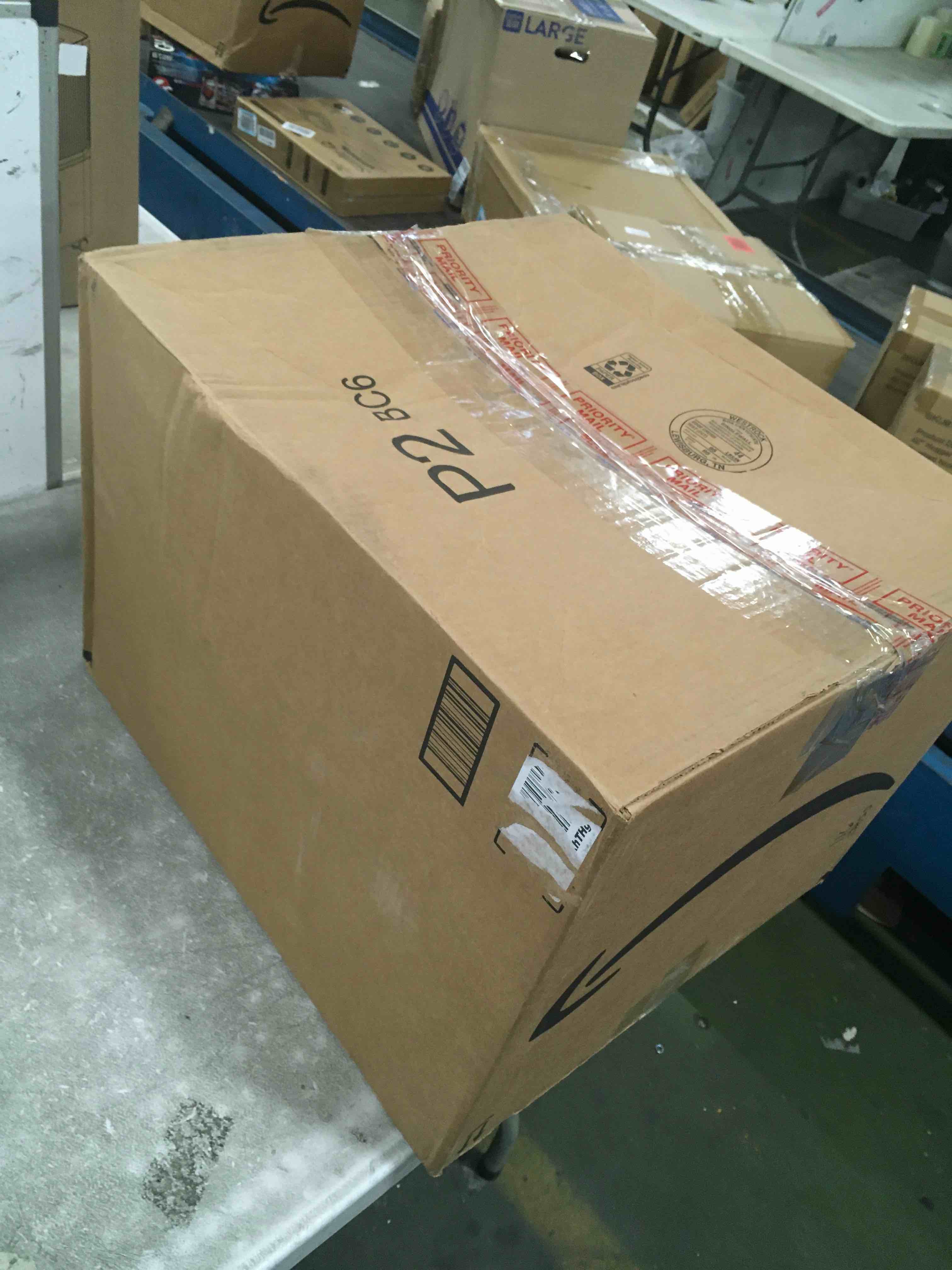 https://s3.amazonaws.com/lotting-images-prod/bidfta/BLU5730506_1714999259019.jpeg