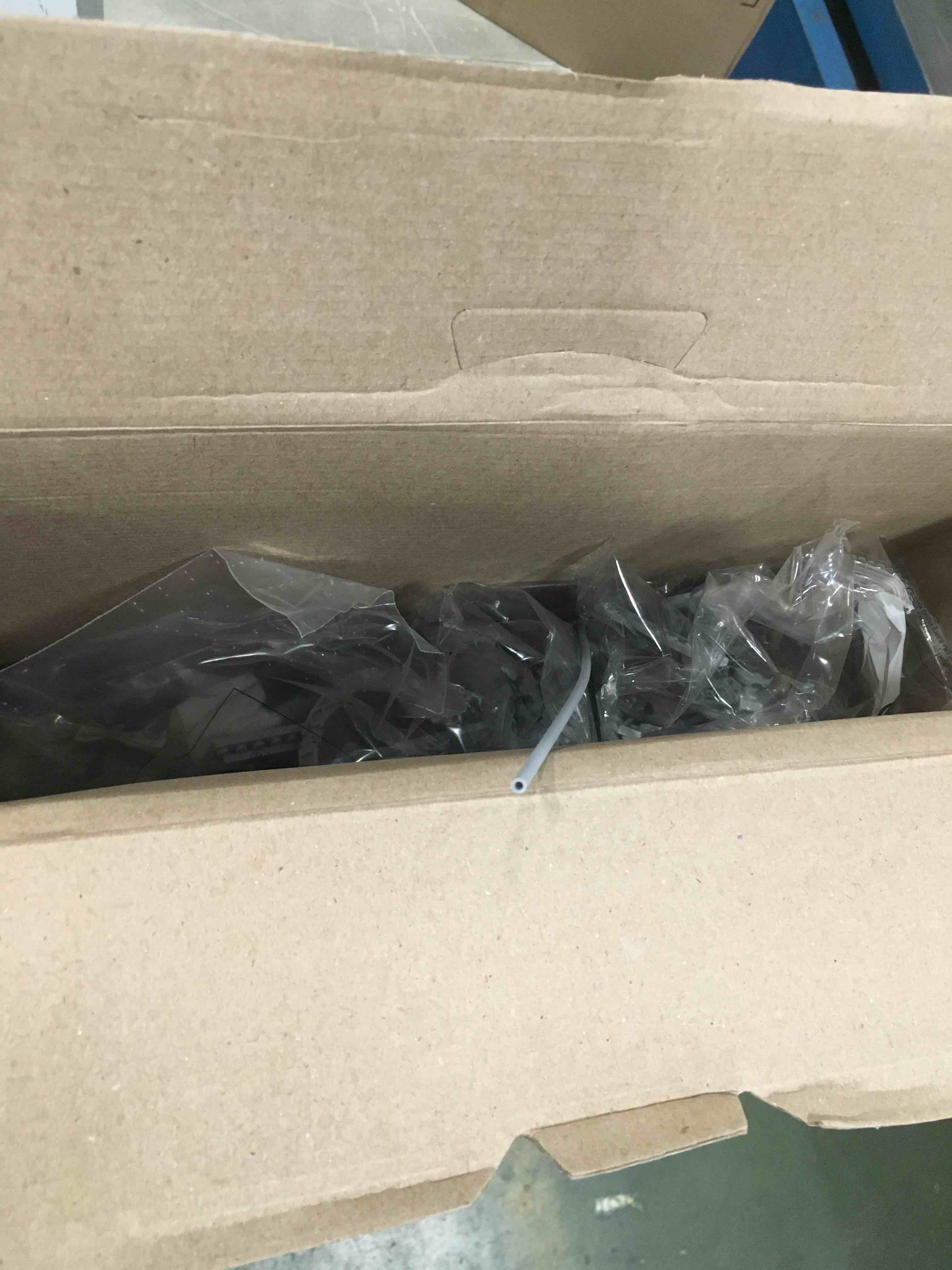 https://s3.amazonaws.com/lotting-images-prod/bidfta/BLU5730509_1714999466461.jpeg