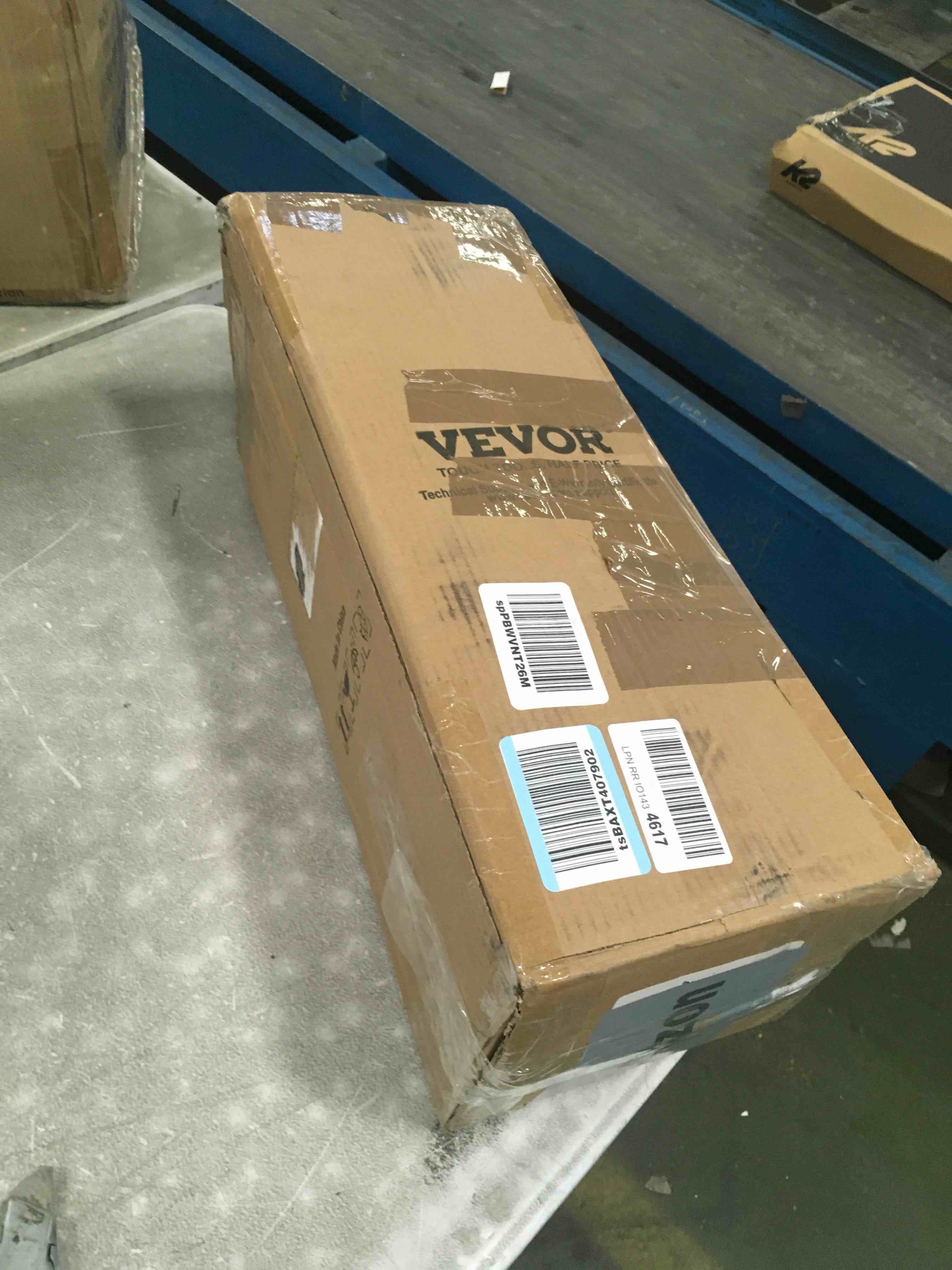 https://s3.amazonaws.com/lotting-images-prod/bidfta/BLU5730577_1715000268862.jpeg