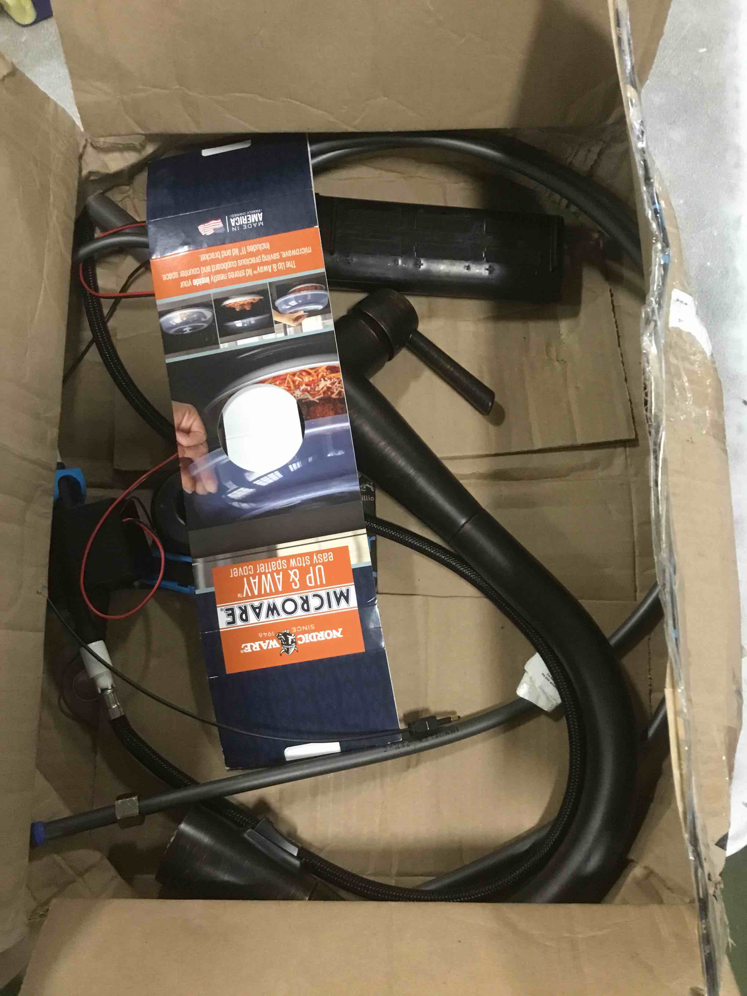 https://s3.amazonaws.com/lotting-images-prod/bidfta/BLU5730590_1715010898114.jpeg