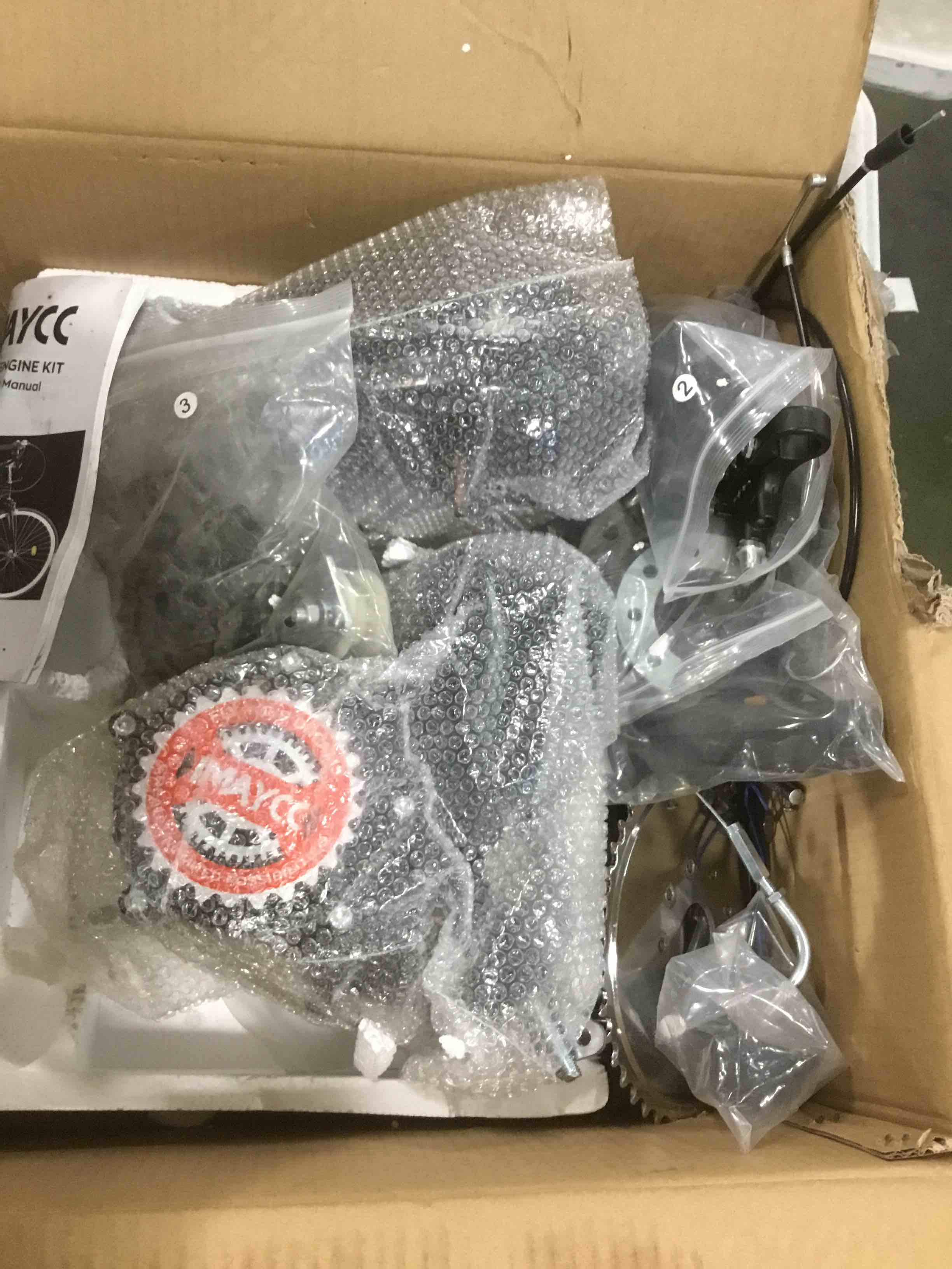 https://s3.amazonaws.com/lotting-images-prod/bidfta/BLU5730599_1715009747499.jpeg