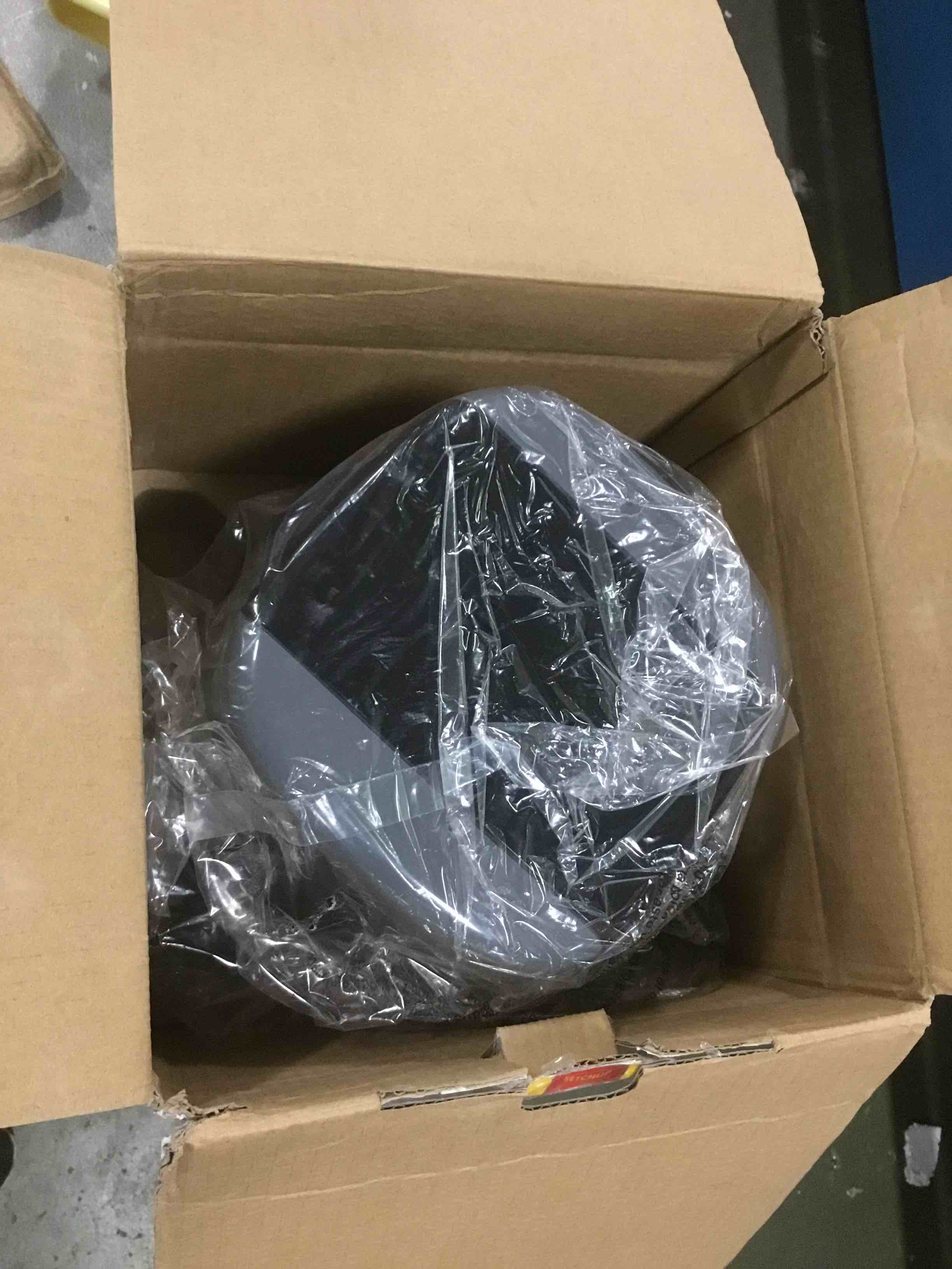 https://s3.amazonaws.com/lotting-images-prod/bidfta/BLU5730731_1715025064993.jpeg