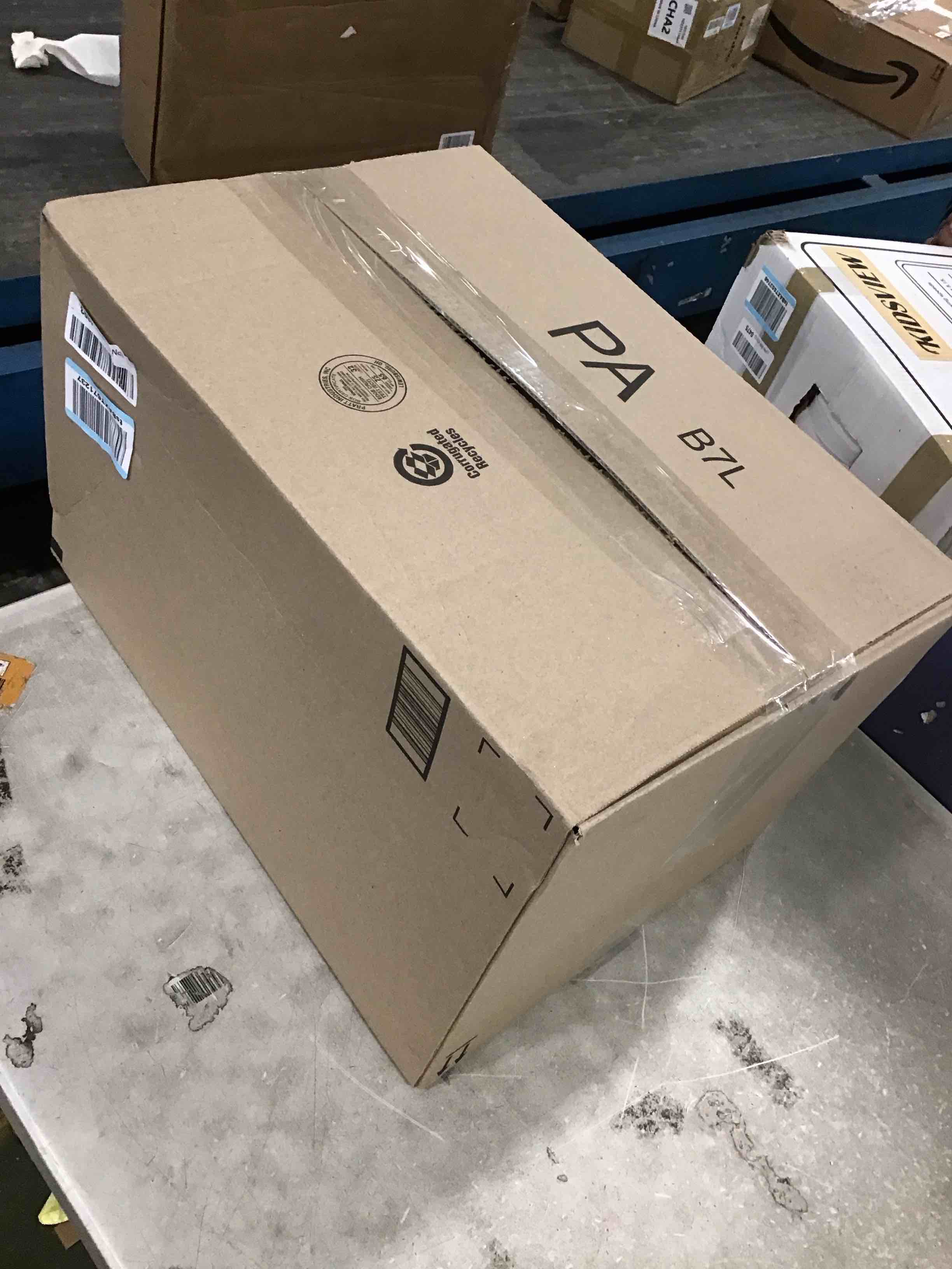 https://s3.amazonaws.com/lotting-images-prod/bidfta/BLU5730814_1715089828404.jpeg