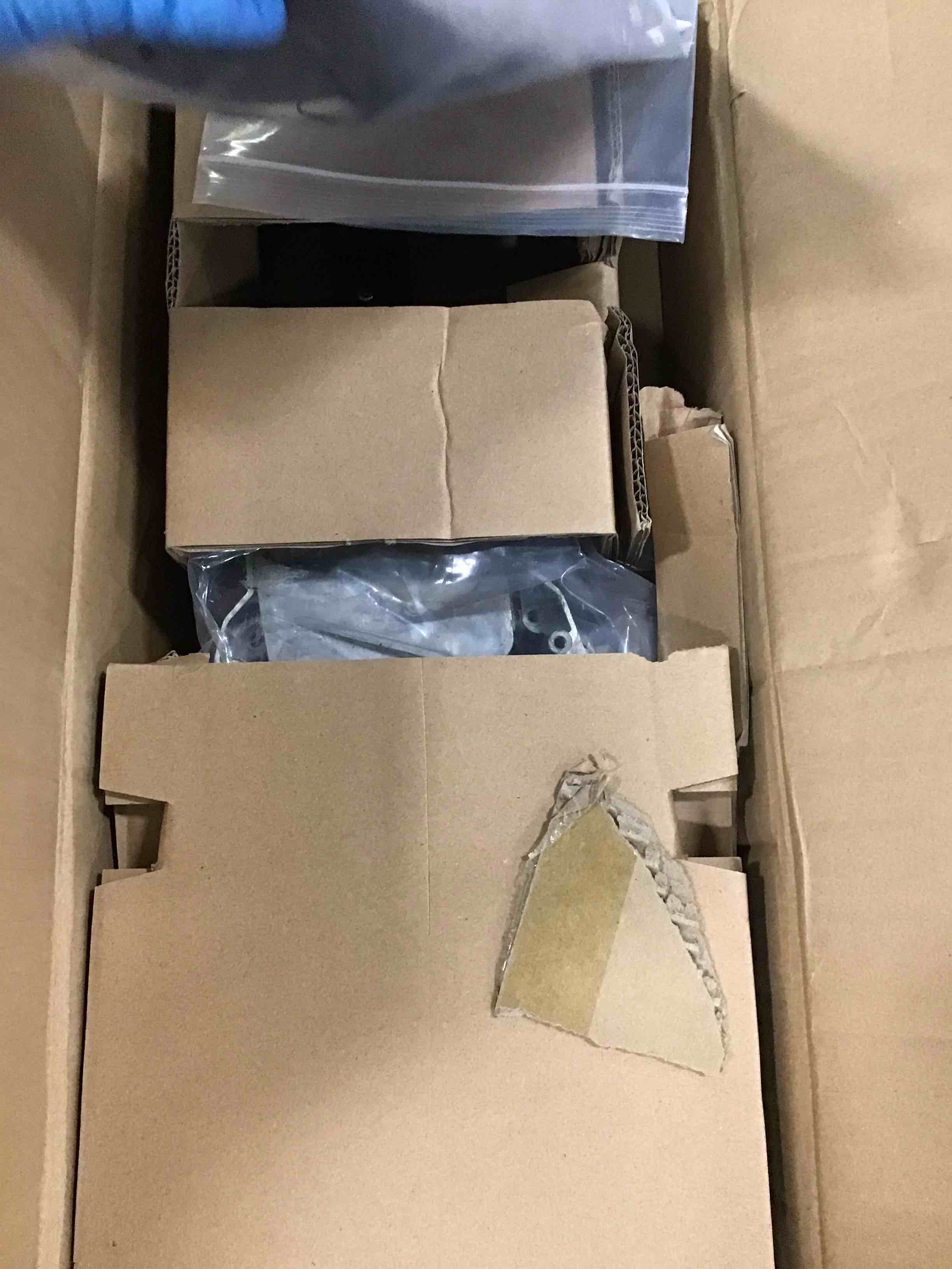 https://s3.amazonaws.com/lotting-images-prod/bidfta/BLU5730928_1715104364032.jpeg