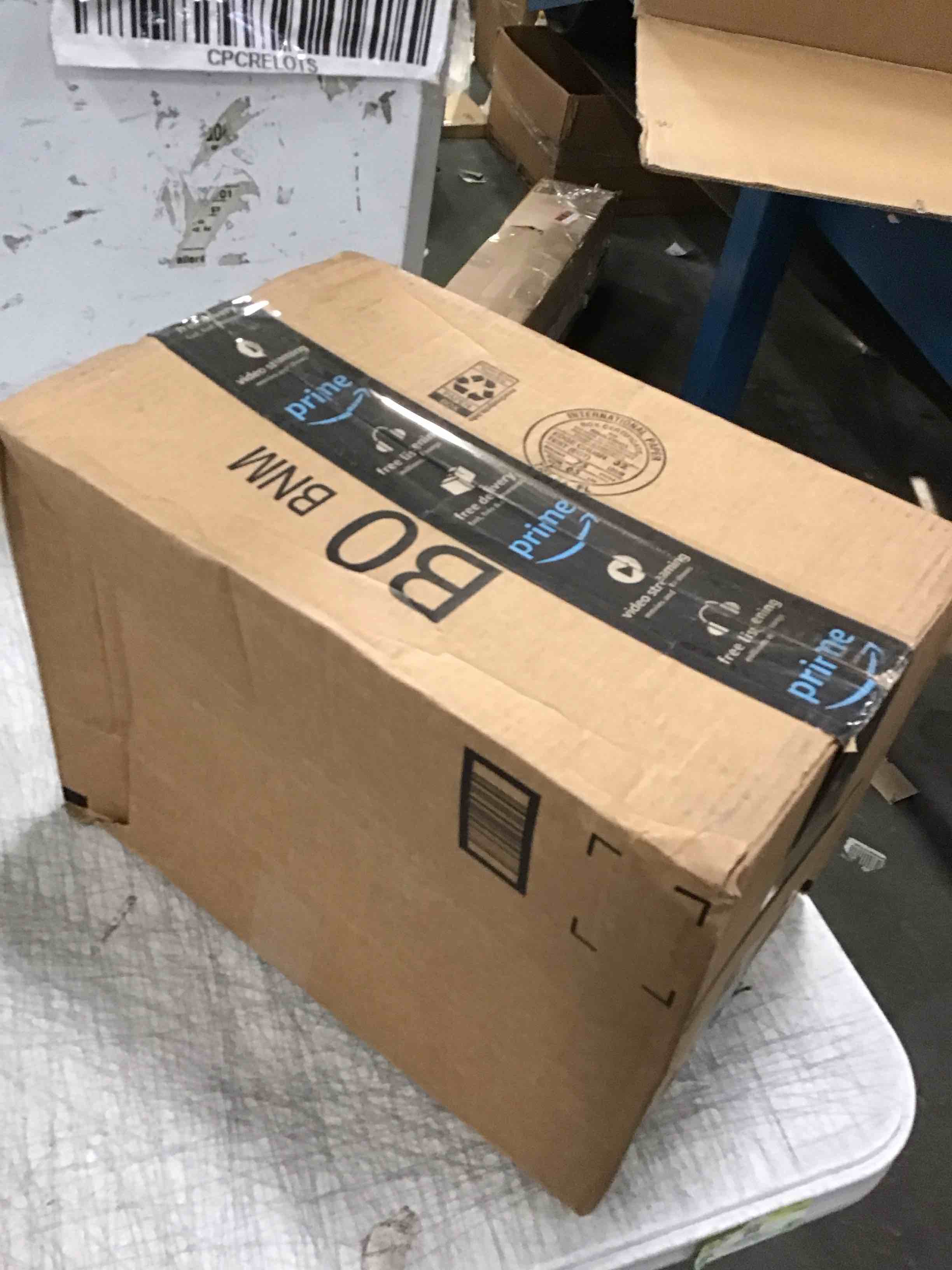 https://s3.amazonaws.com/lotting-images-prod/bidfta/BLU5731830_1715599554802.jpeg