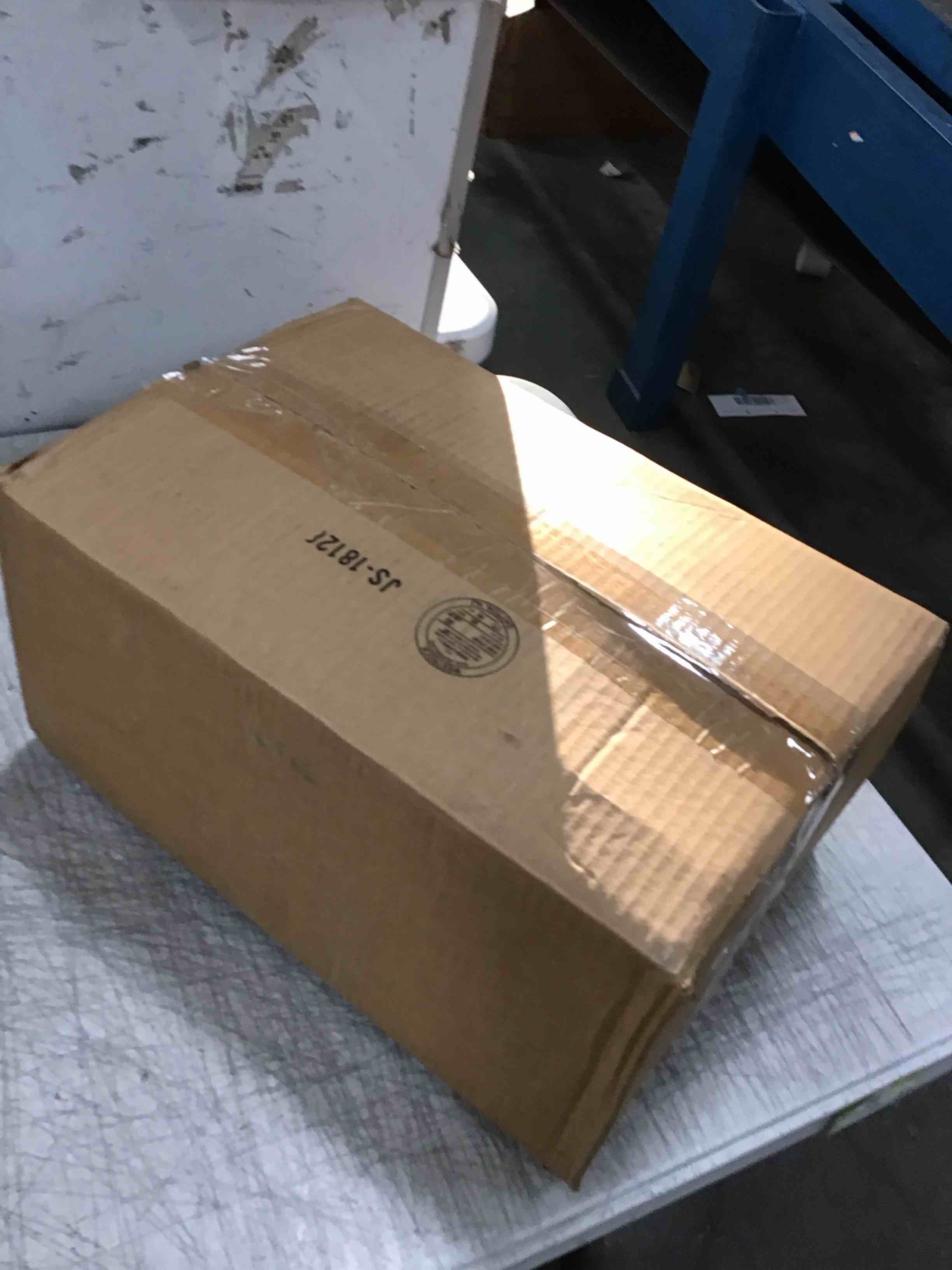 https://s3.amazonaws.com/lotting-images-prod/bidfta/BLU5731841_1715598827146.jpeg