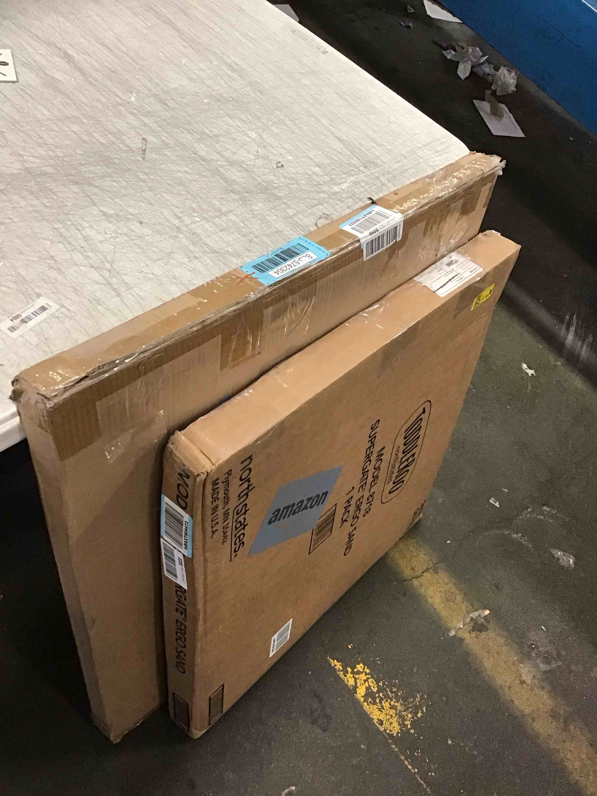 https://s3.amazonaws.com/lotting-images-prod/bidfta/BLU5731881_1715604712202.jpeg