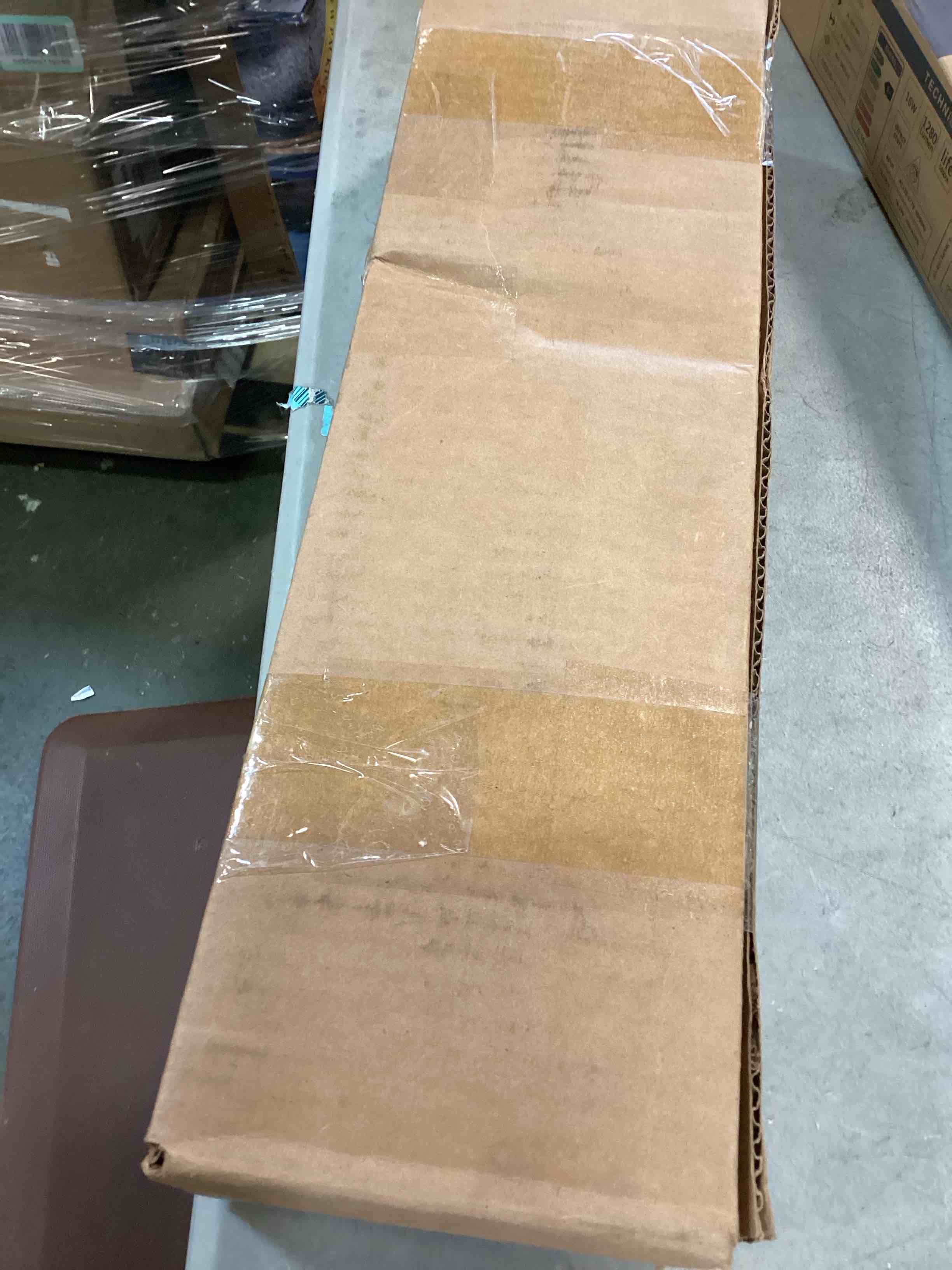 https://s3.amazonaws.com/lotting-images-prod/bidfta/BLU5732633_1713986911932.jpeg