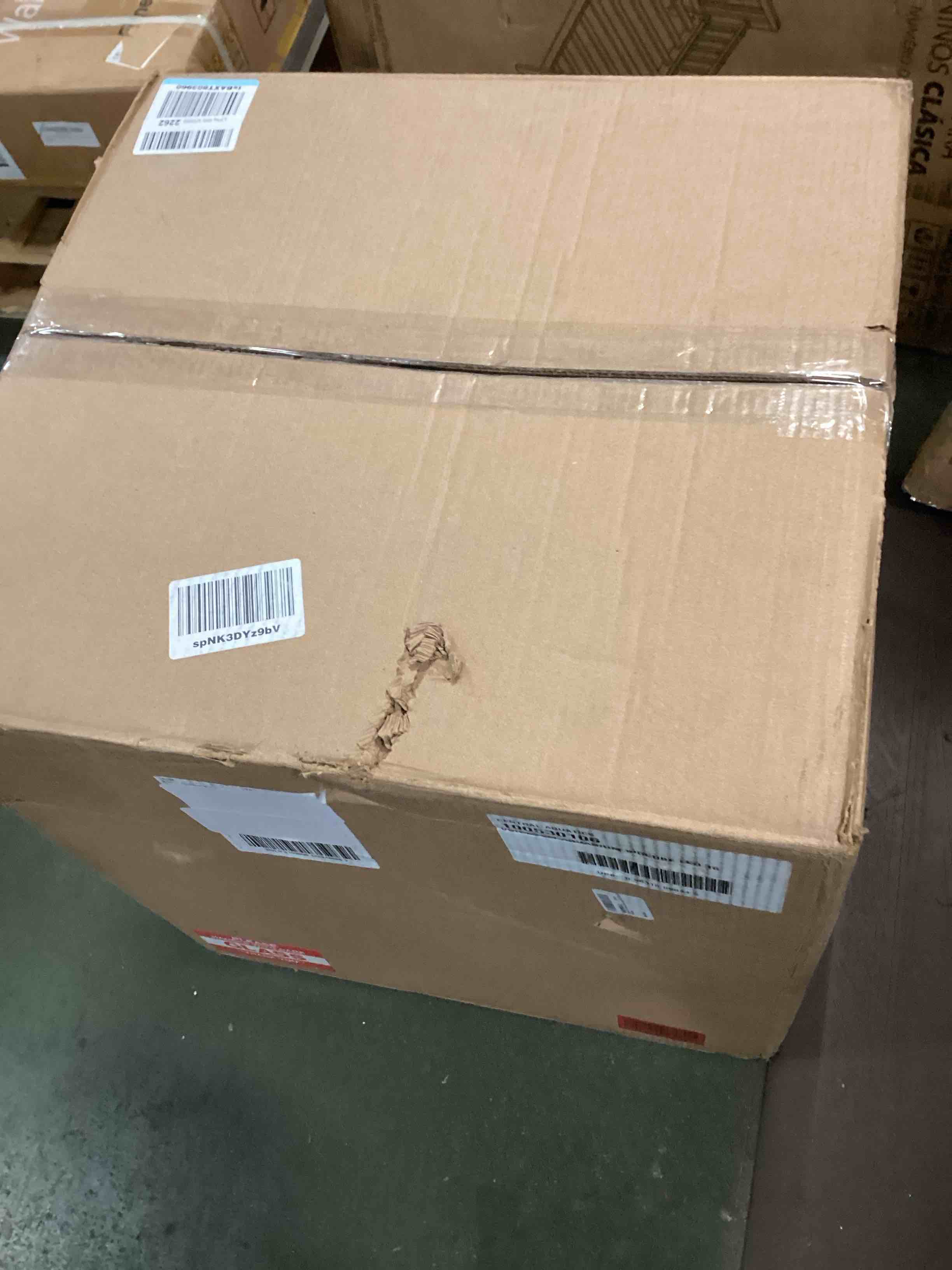 https://s3.amazonaws.com/lotting-images-prod/bidfta/BLU5732938_1714134493765.jpeg