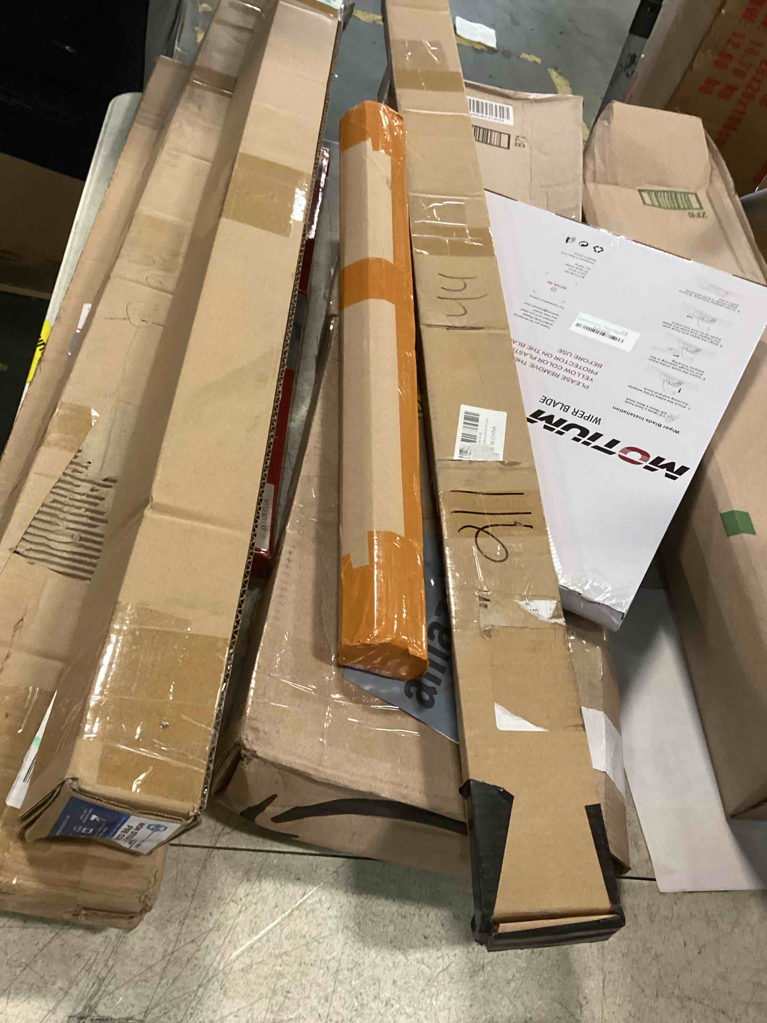 https://s3.amazonaws.com/lotting-images-prod/bidfta/BLU5733143_1714161558176.jpeg
