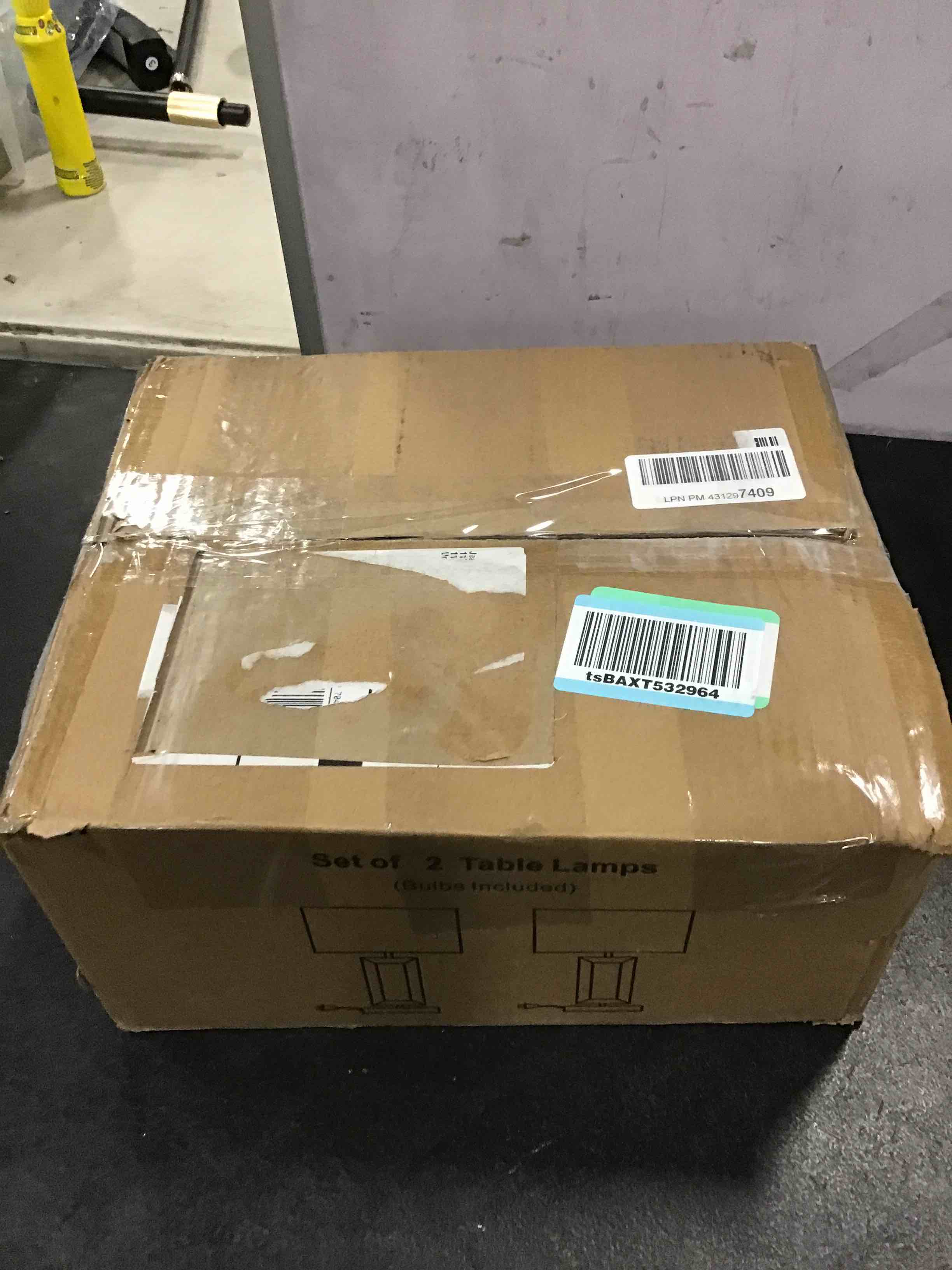 https://s3.amazonaws.com/lotting-images-prod/bidfta/BLU5733927_1713364065084.jpeg