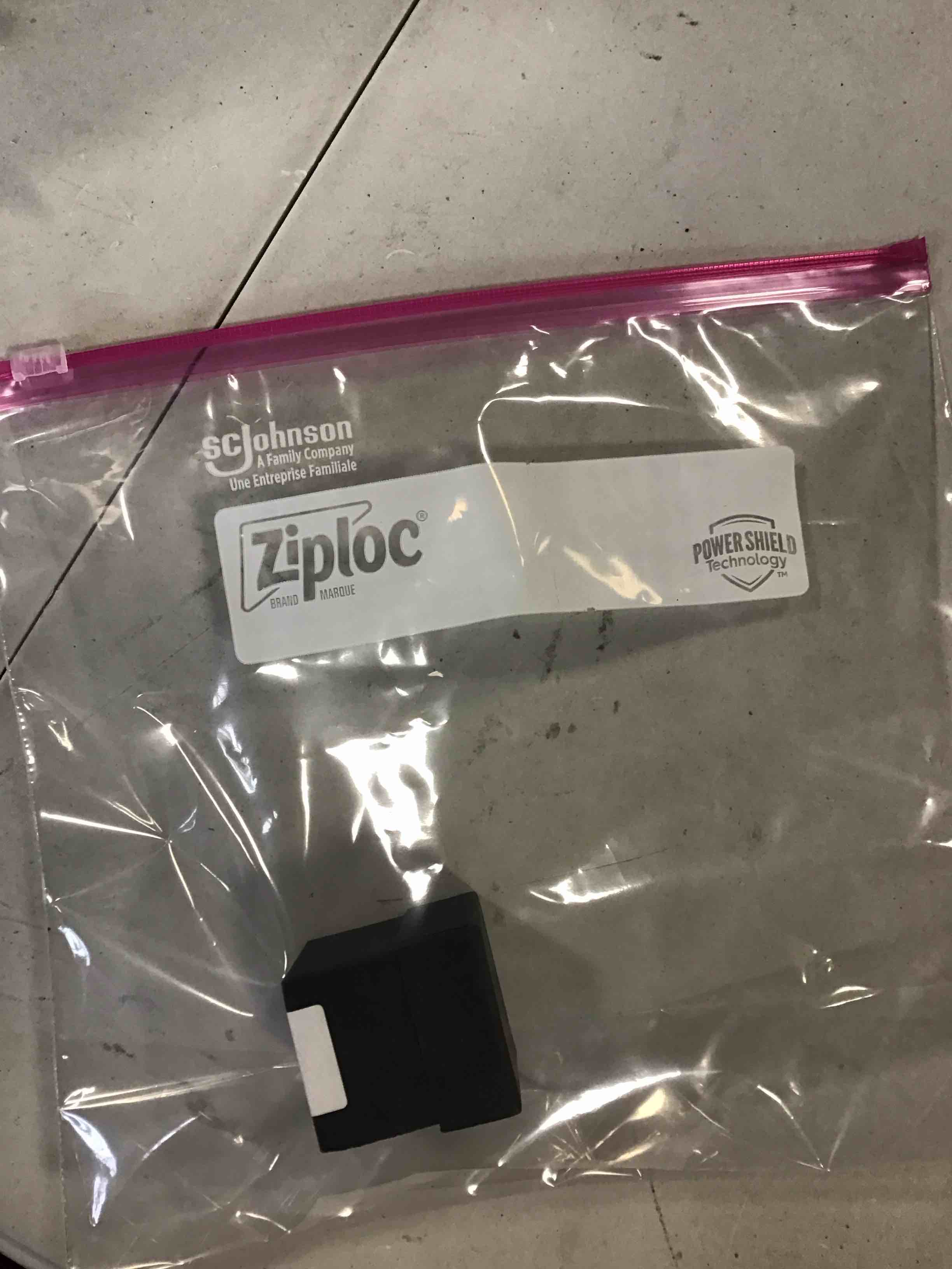 https://s3.amazonaws.com/lotting-images-prod/bidfta/BLU5735082_1712951903259.jpeg