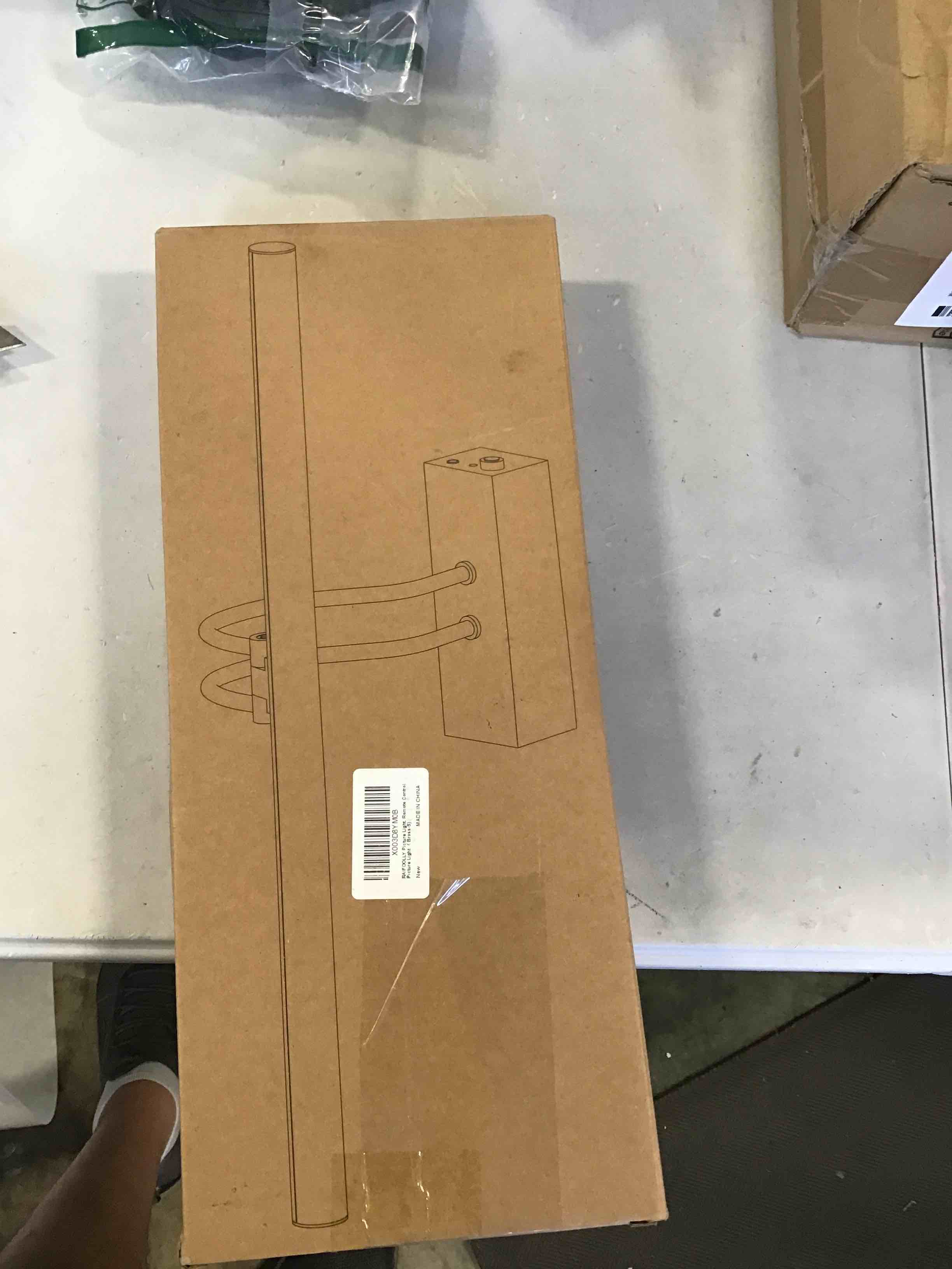 https://s3.amazonaws.com/lotting-images-prod/bidfta/BLU5735520_1713361636797.jpeg
