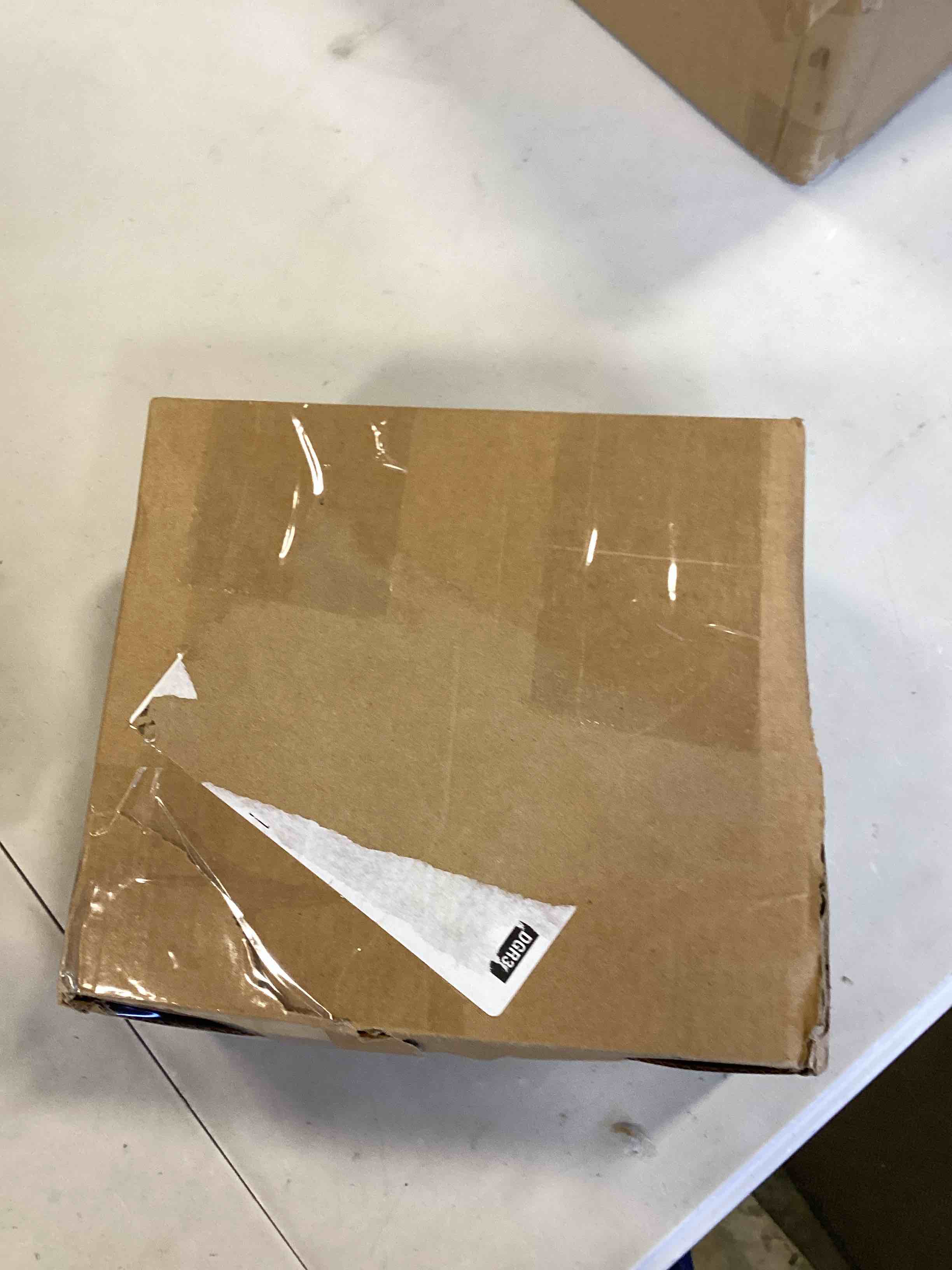 https://s3.amazonaws.com/lotting-images-prod/bidfta/BLU5735715_1713446557657.jpeg