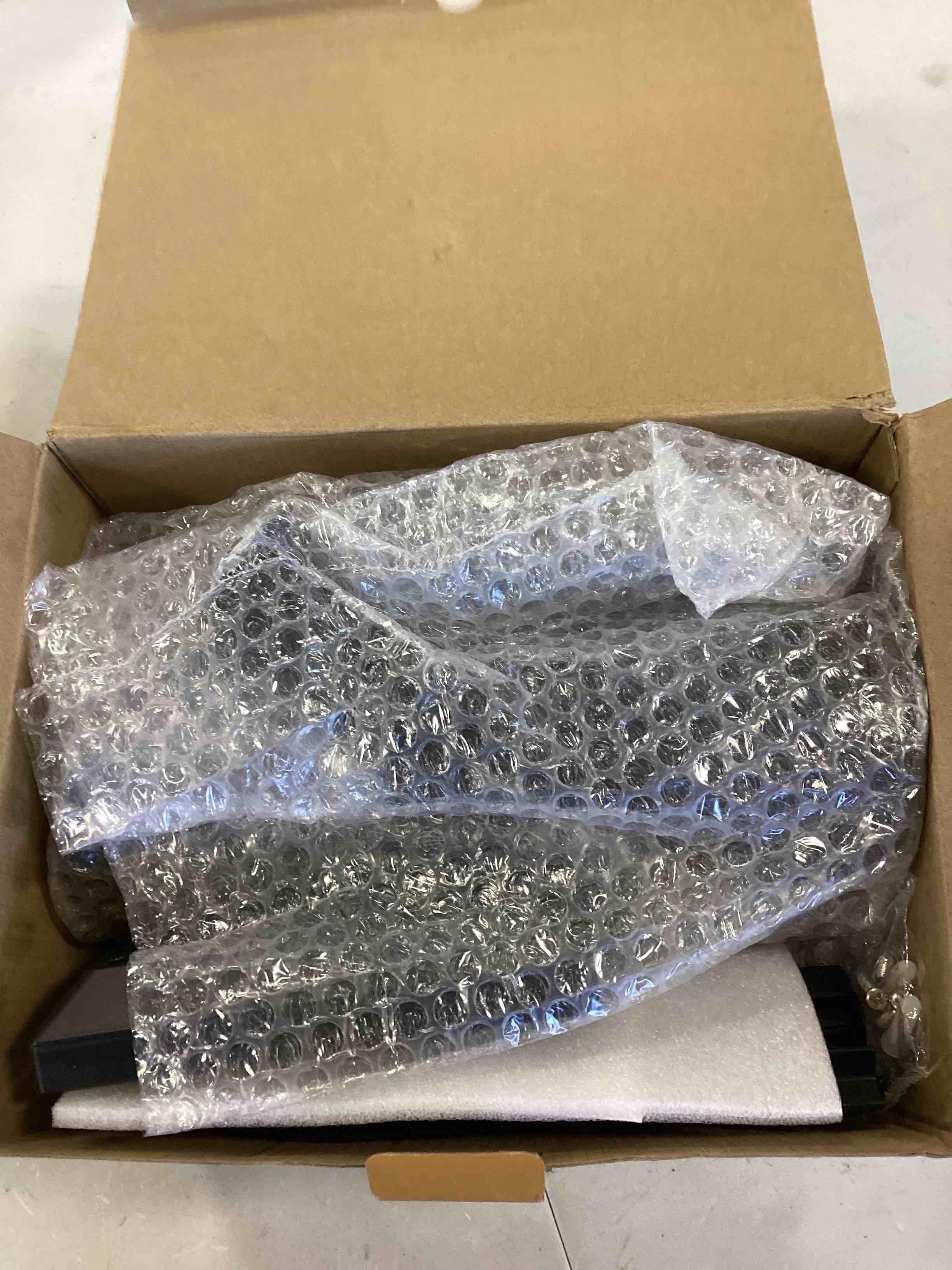 https://s3.amazonaws.com/lotting-images-prod/bidfta/BLU5735860_1713467921534.jpeg