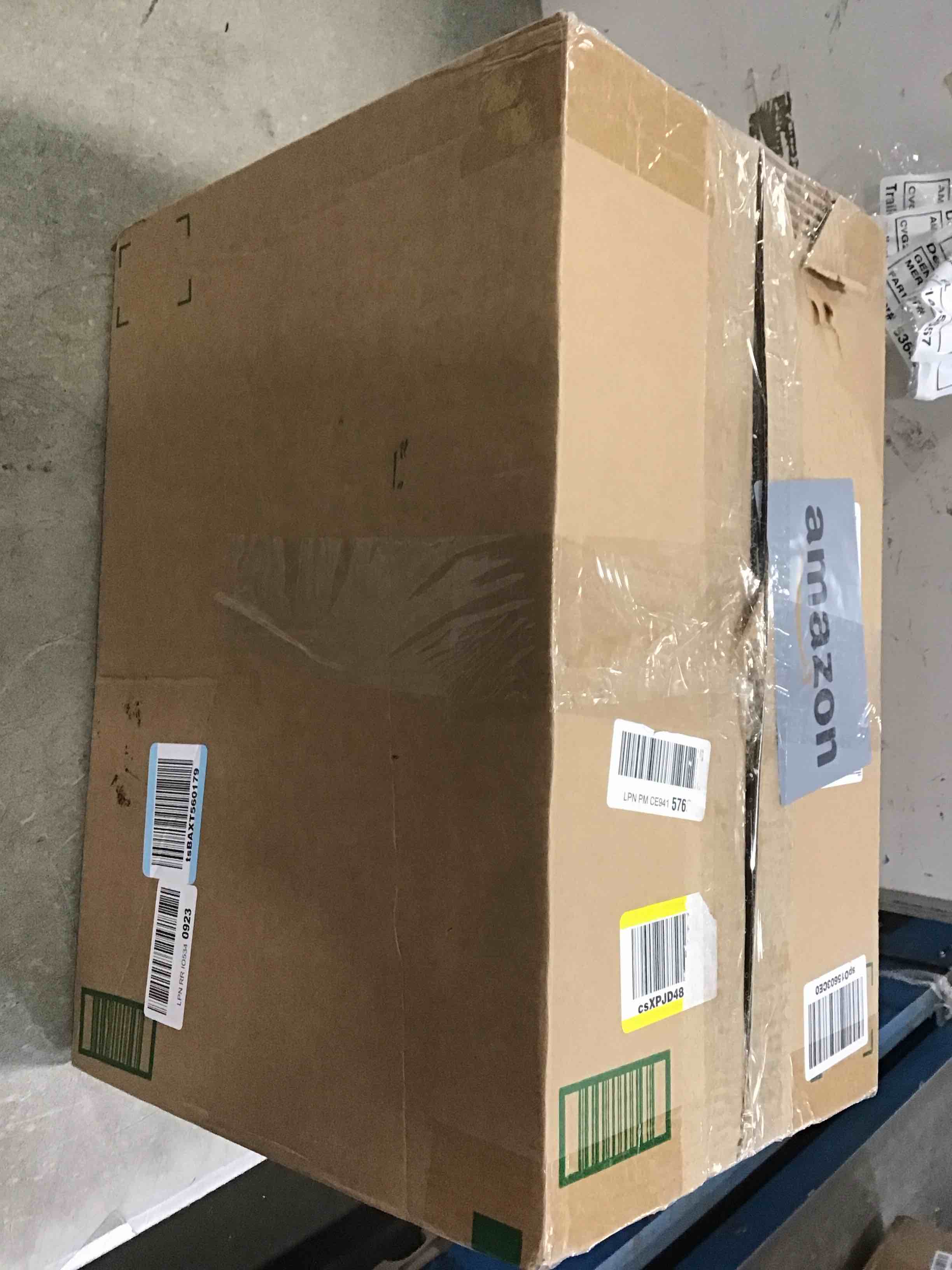 https://s3.amazonaws.com/lotting-images-prod/bidfta/BLU5737228_1713457789639.jpeg