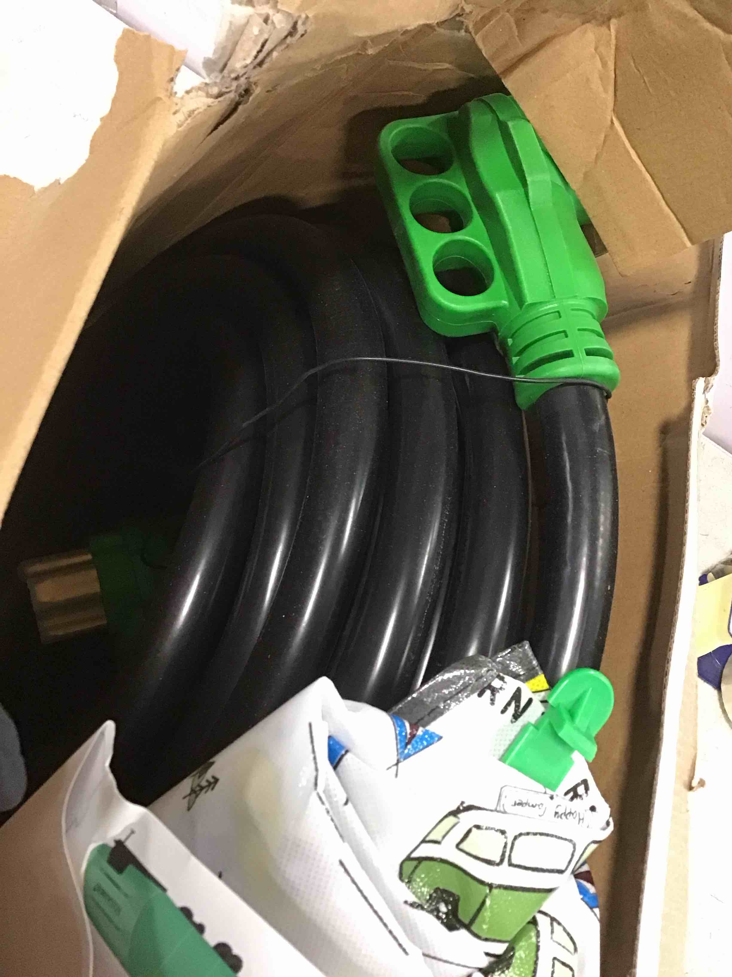https://s3.amazonaws.com/lotting-images-prod/bidfta/BLU5737478_1713539965953.jpeg