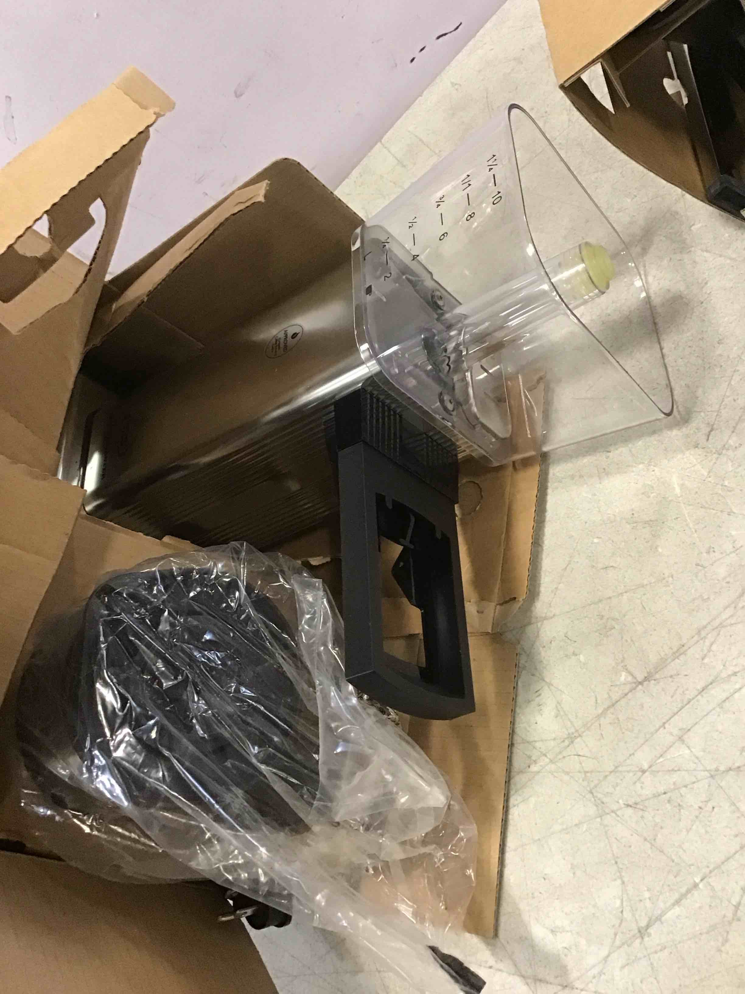 https://s3.amazonaws.com/lotting-images-prod/bidfta/BLU5737596_1713550577156.jpeg
