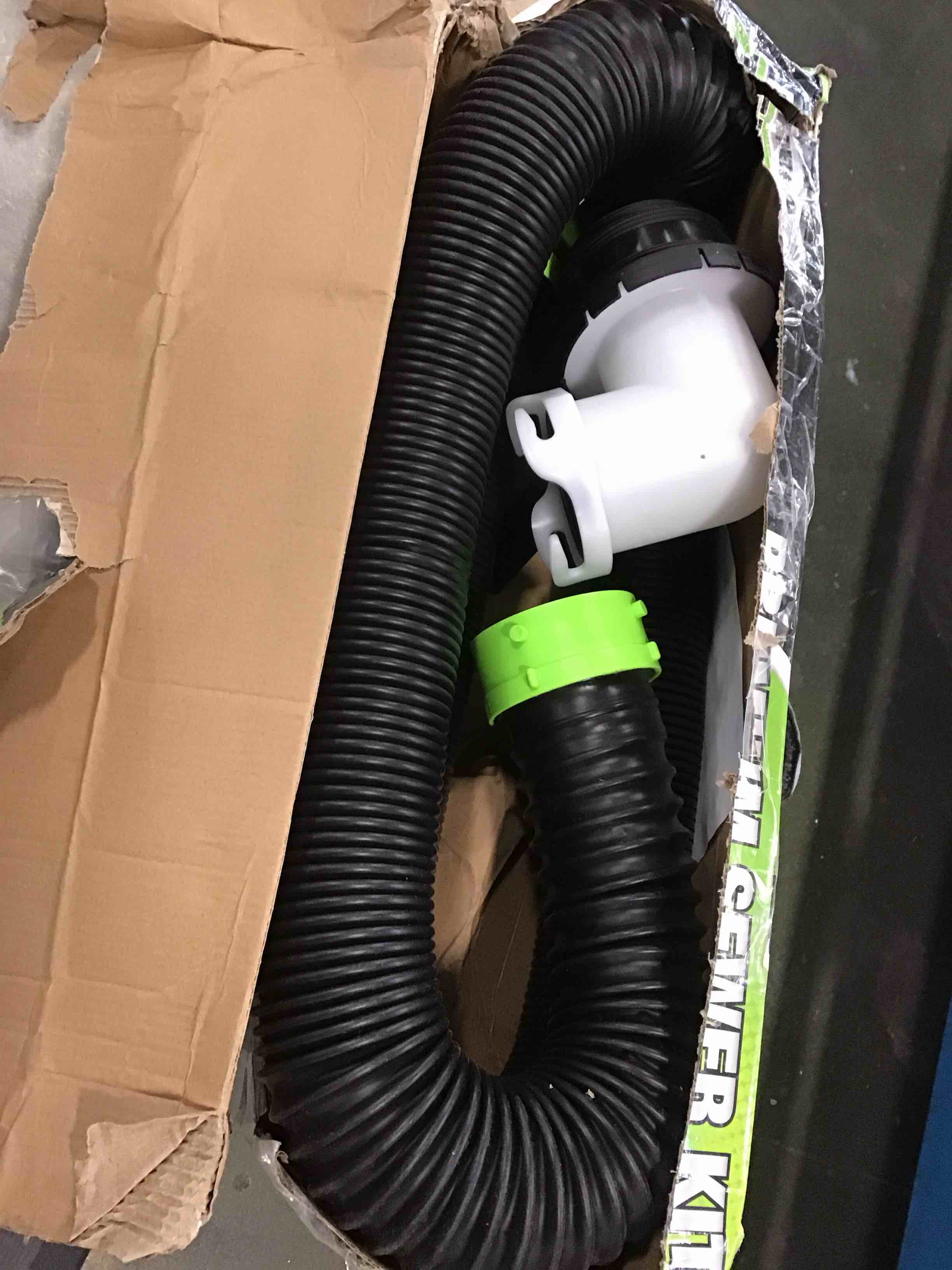 https://s3.amazonaws.com/lotting-images-prod/bidfta/BLU5737720_1713788931309.jpeg