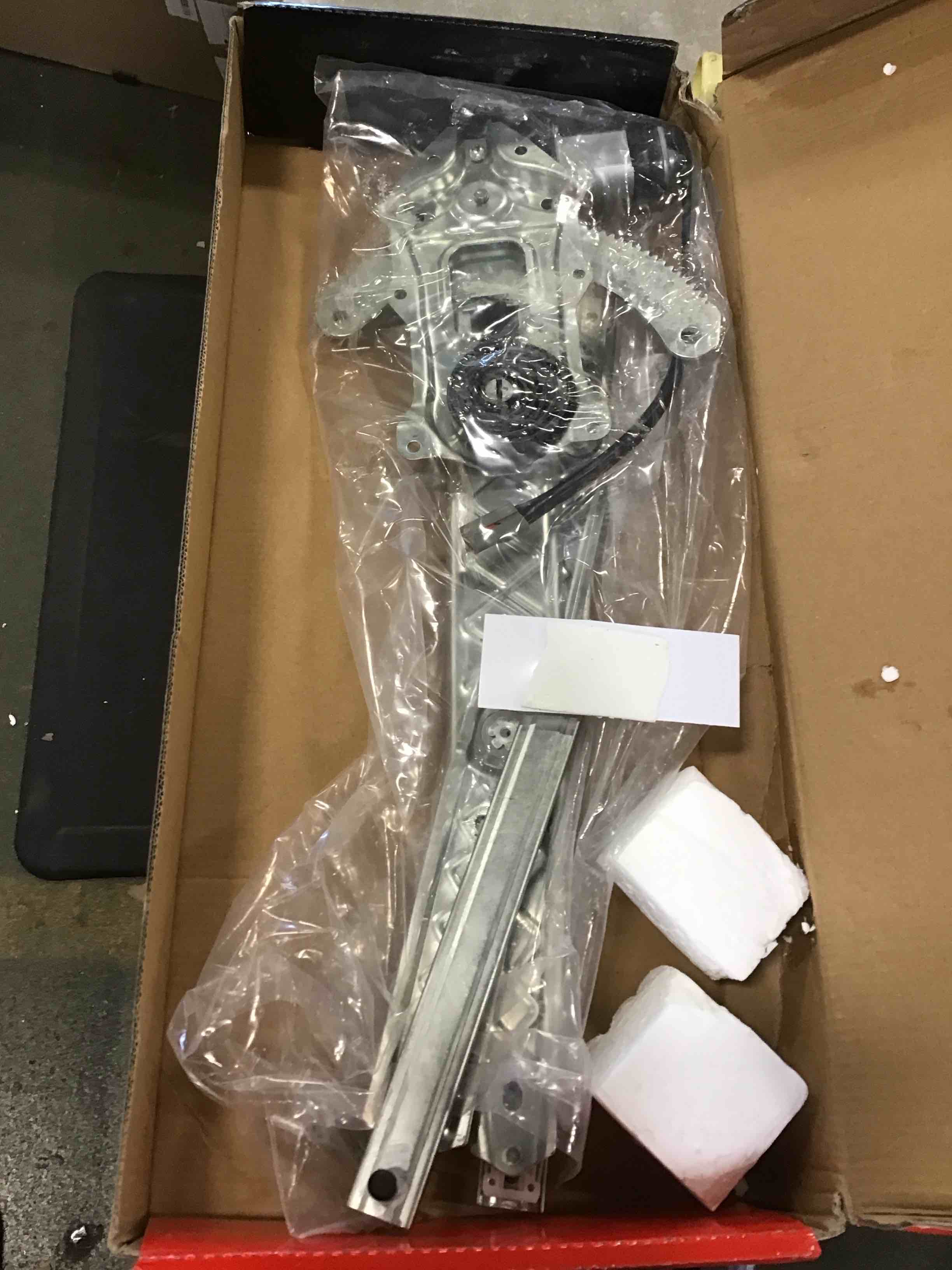 https://s3.amazonaws.com/lotting-images-prod/bidfta/BLU5737796_1713799152879.jpeg