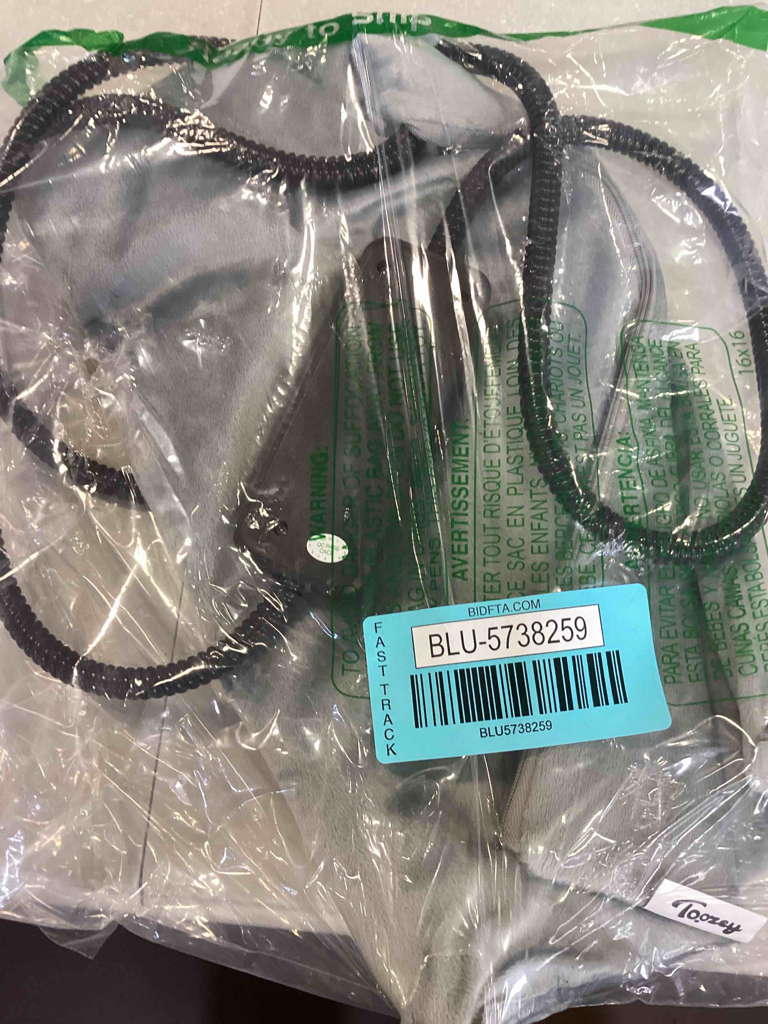 https://s3.amazonaws.com/lotting-images-prod/bidfta/BLU5738259_1713297358792.jpeg