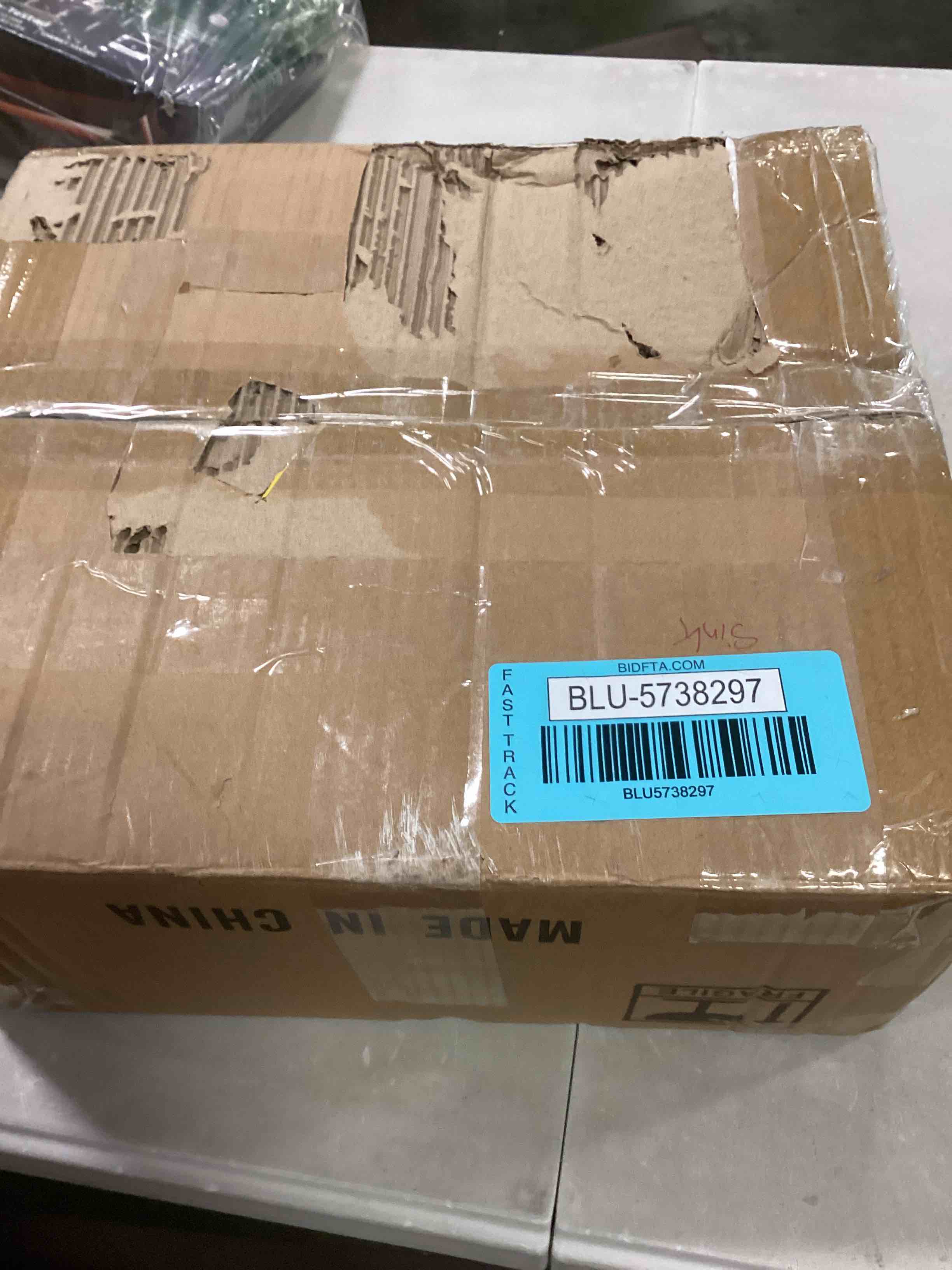 https://s3.amazonaws.com/lotting-images-prod/bidfta/BLU5738297_1713353940314.jpeg