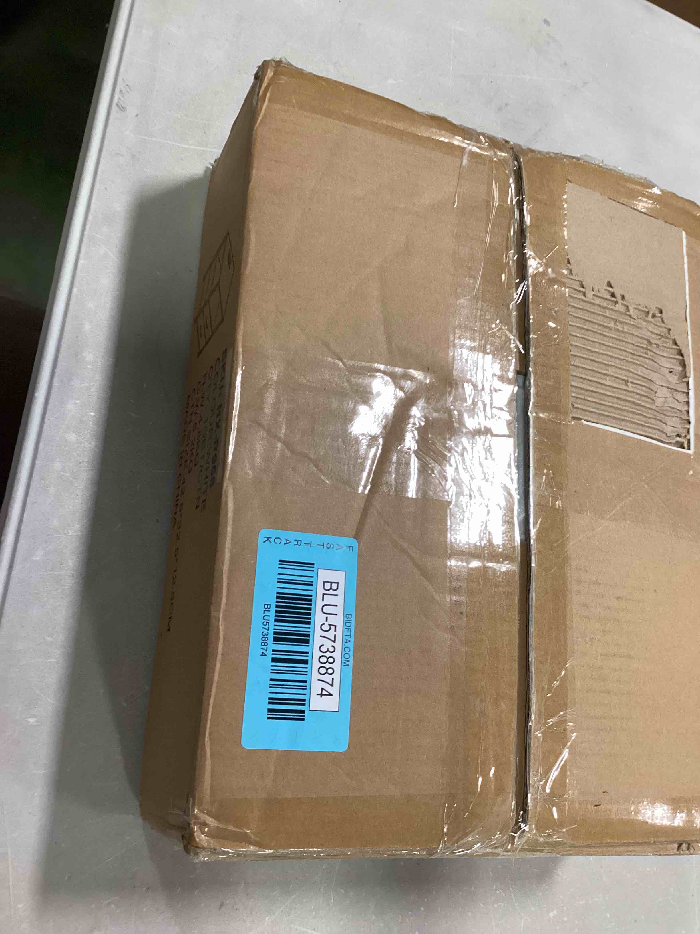 https://s3.amazonaws.com/lotting-images-prod/bidfta/BLU5738874_1713525799265.jpeg