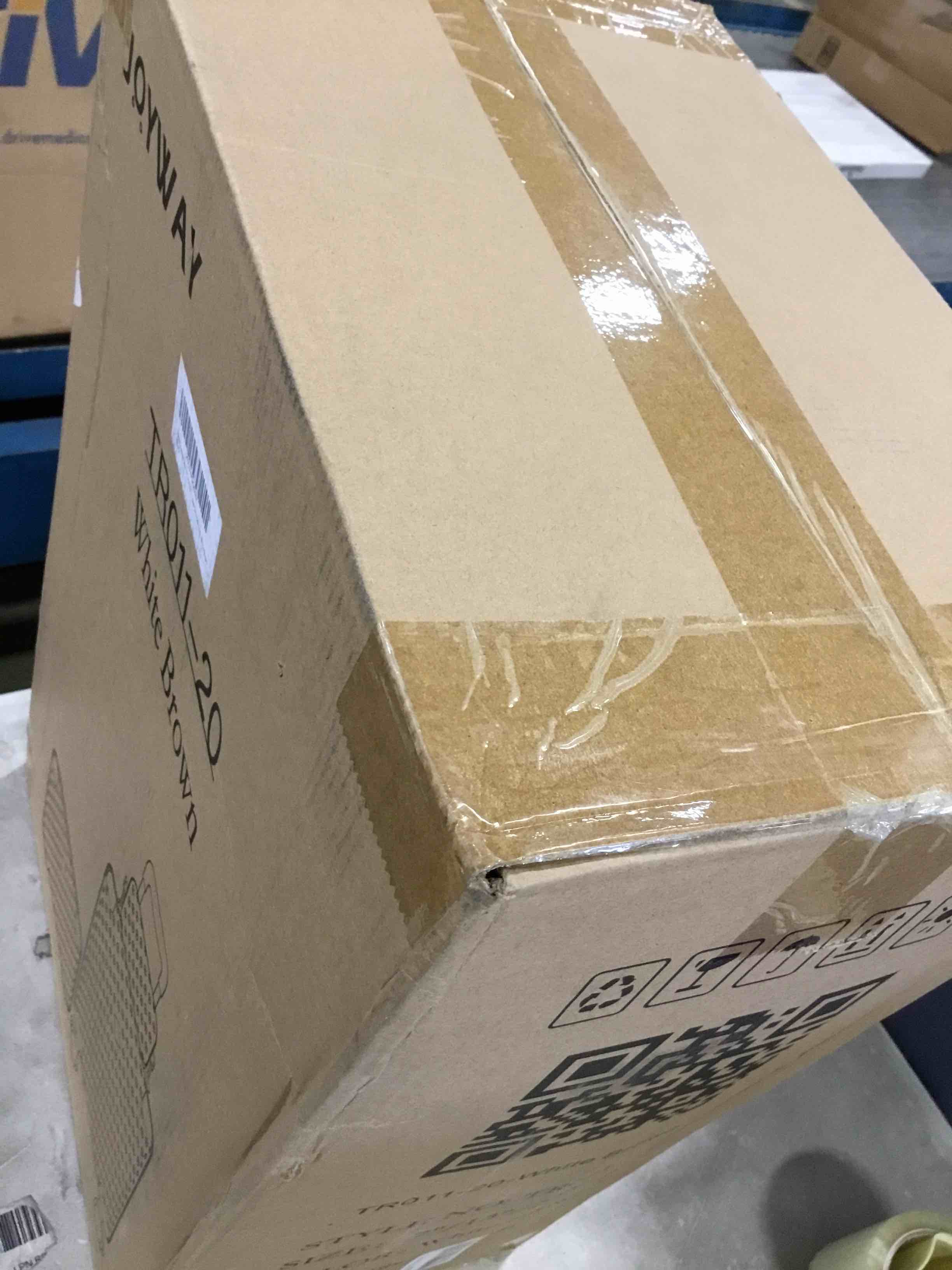 https://s3.amazonaws.com/lotting-images-prod/bidfta/BLU5739750_1713284175561.jpeg