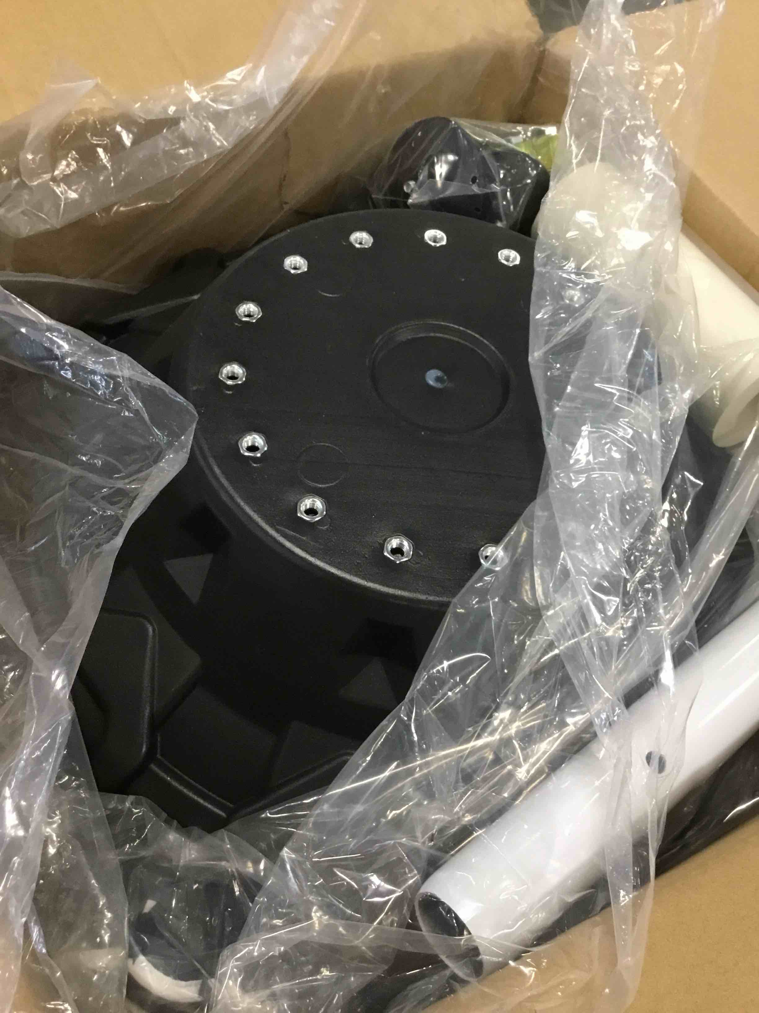https://s3.amazonaws.com/lotting-images-prod/bidfta/BLU5739923_1713448188303.jpeg