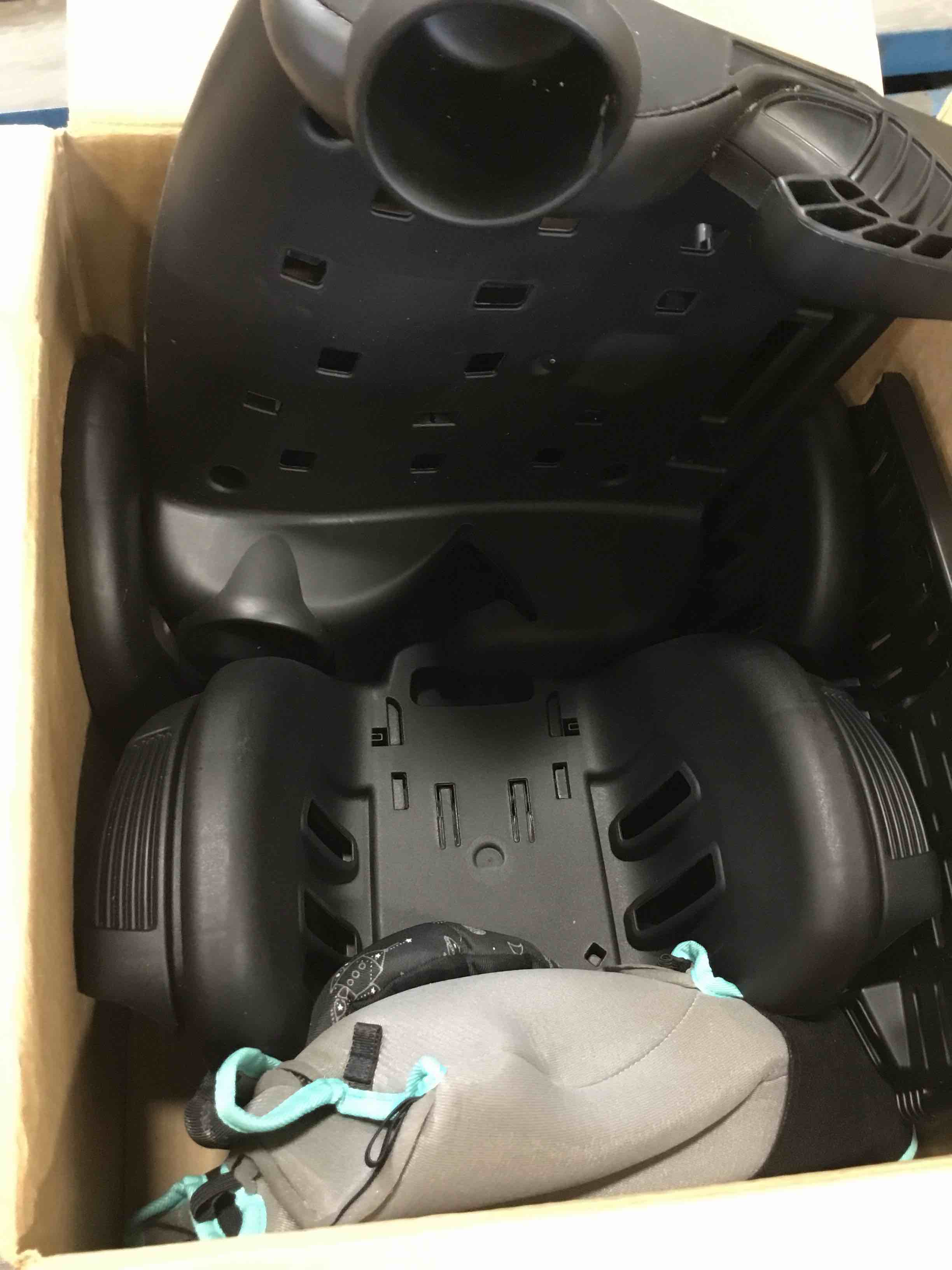 https://s3.amazonaws.com/lotting-images-prod/bidfta/BLU5739973_1713456350760.jpeg