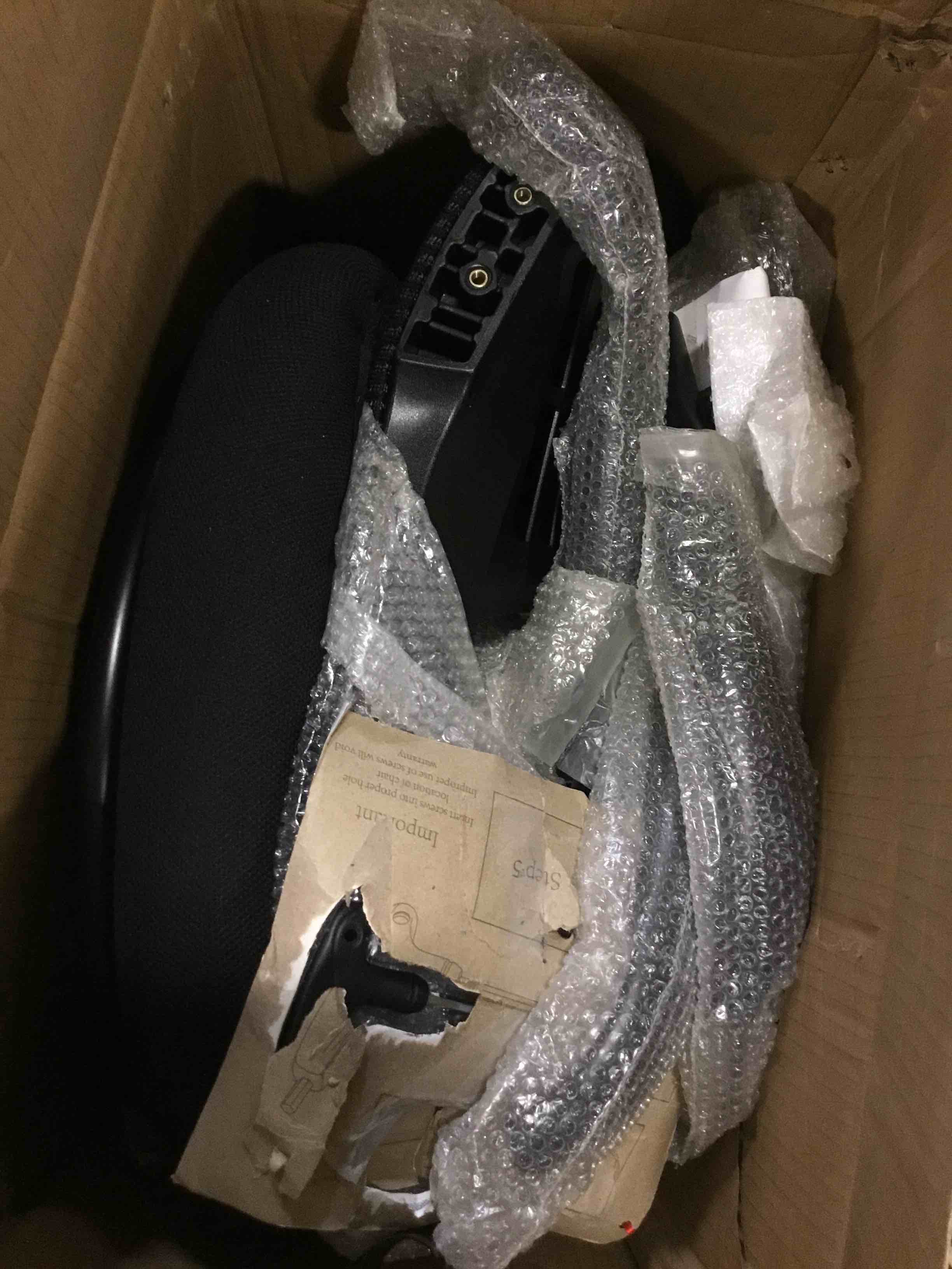 https://s3.amazonaws.com/lotting-images-prod/bidfta/BLU5739998_1713461444049.jpeg