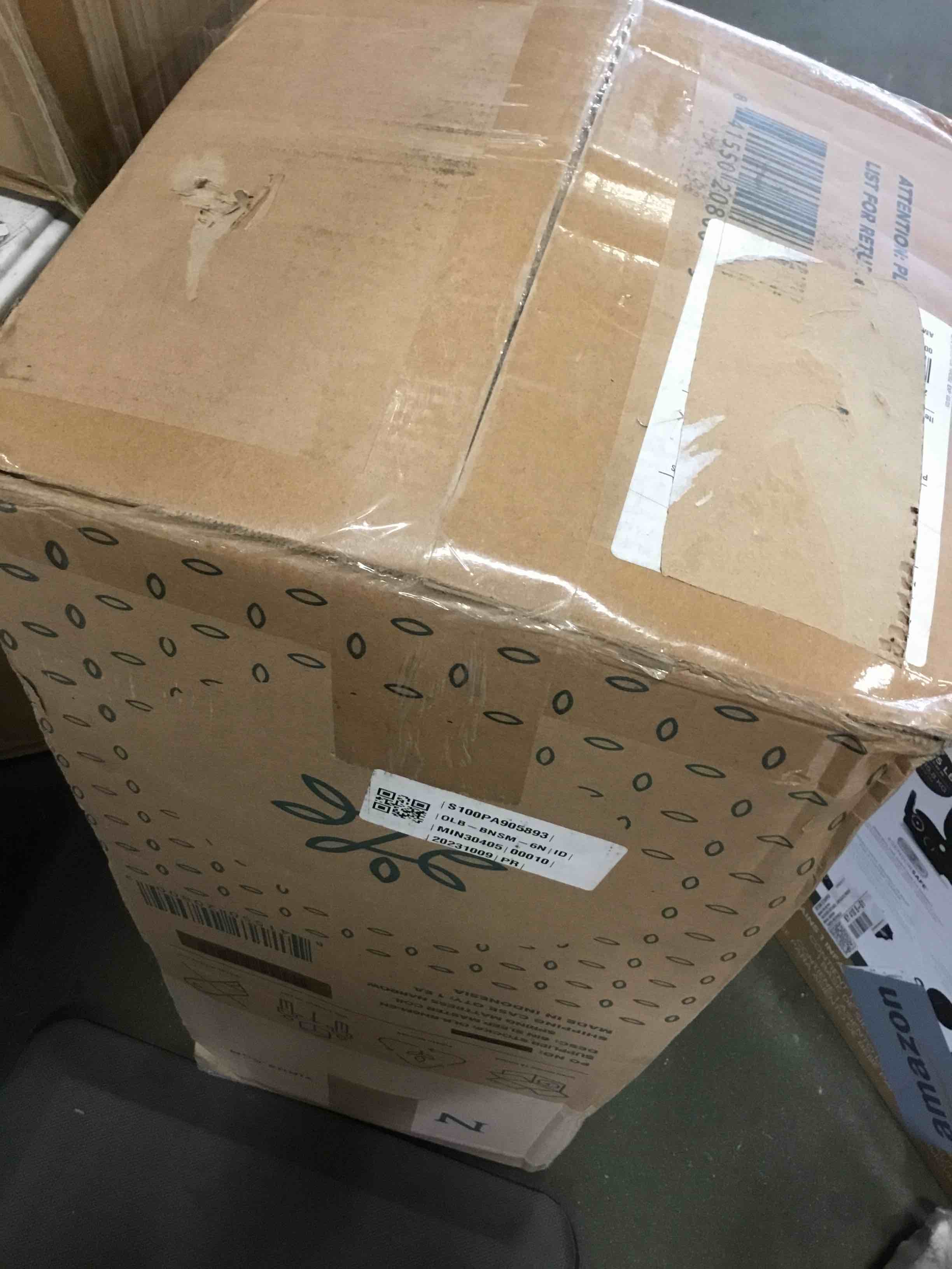 https://s3.amazonaws.com/lotting-images-prod/bidfta/BLU5740003_1713461959599.jpeg