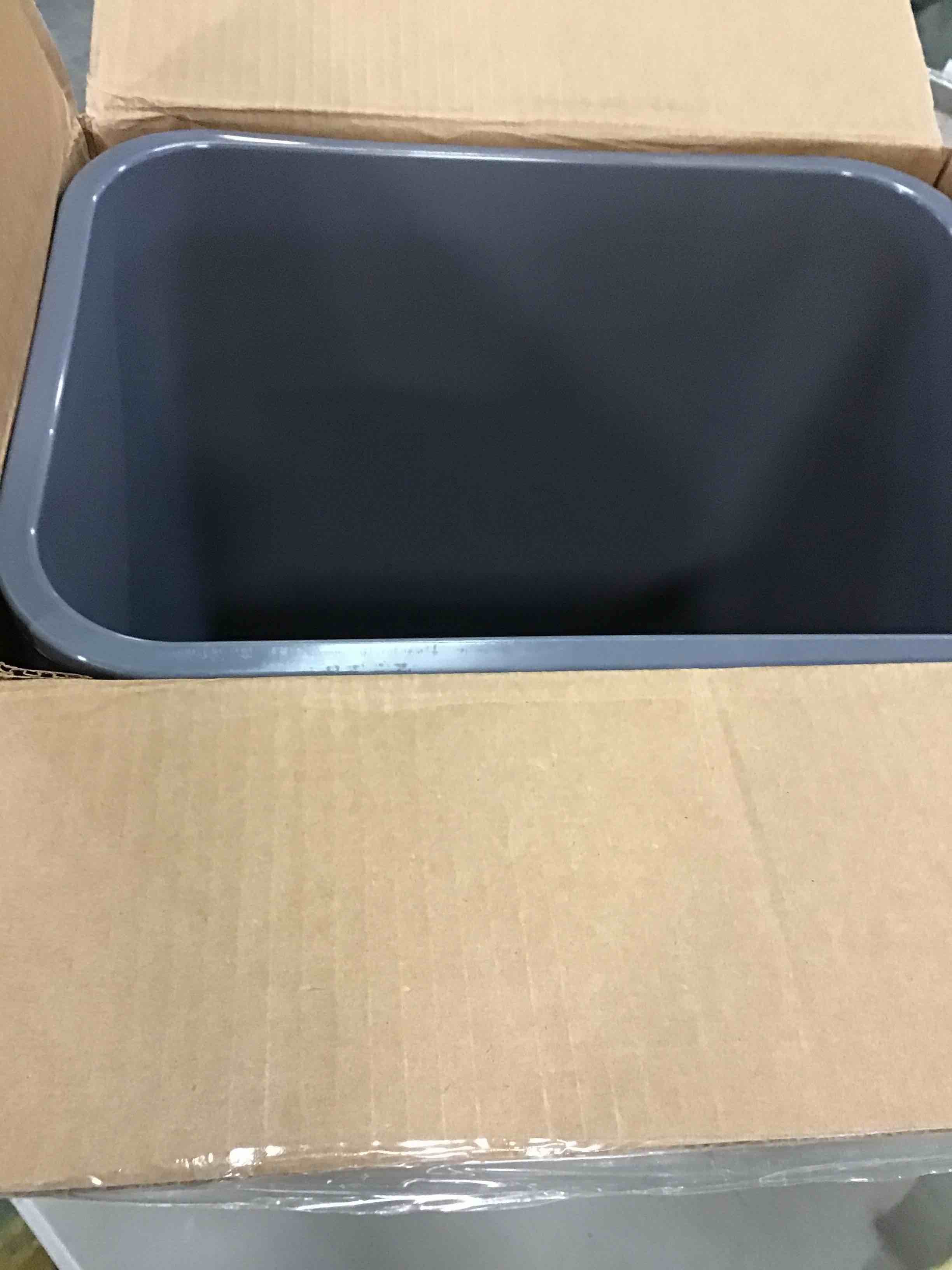 https://s3.amazonaws.com/lotting-images-prod/bidfta/BLU5741403_1713962788927.jpeg