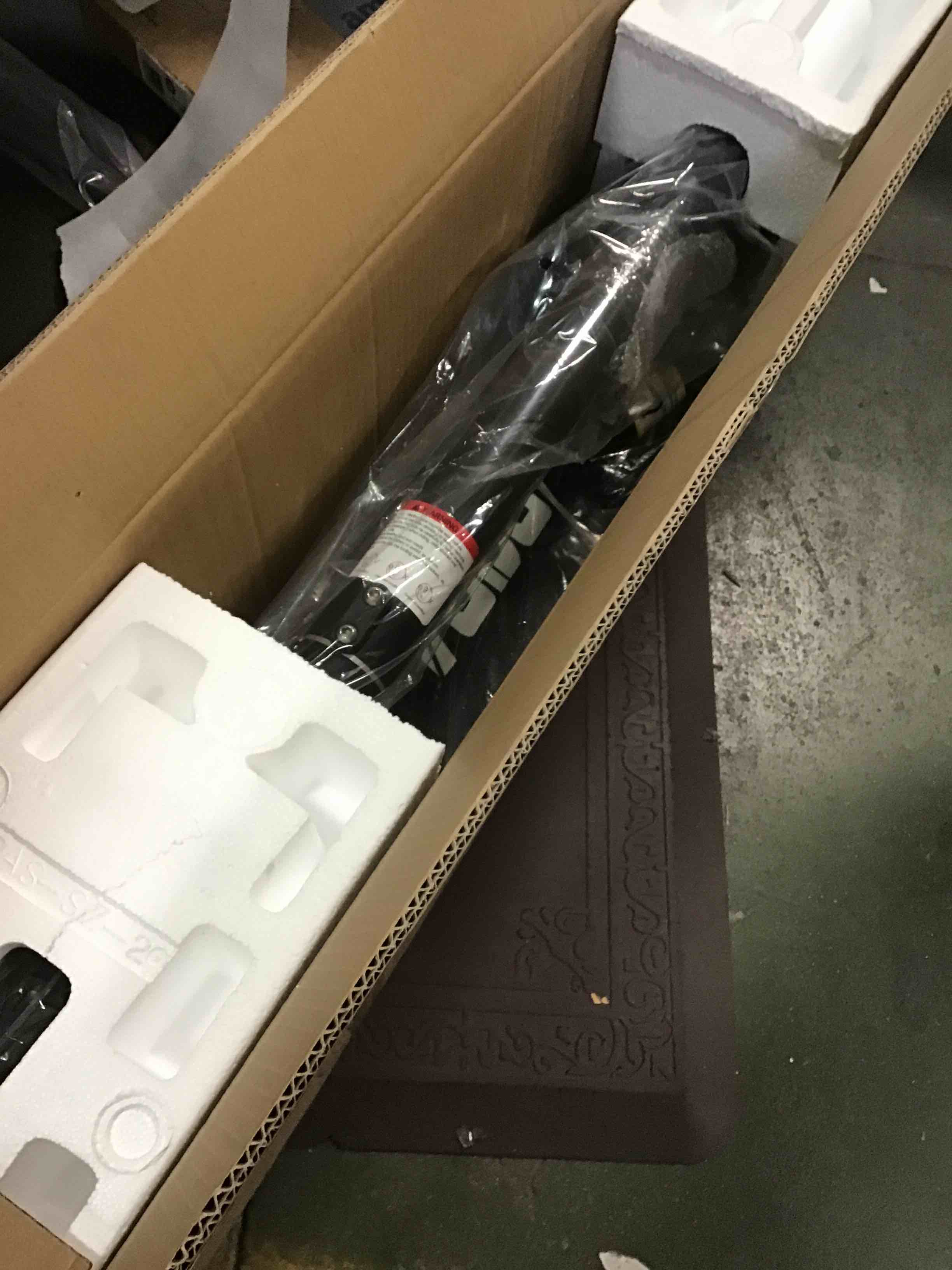 https://s3.amazonaws.com/lotting-images-prod/bidfta/BLU5741418_1713964504353.jpeg