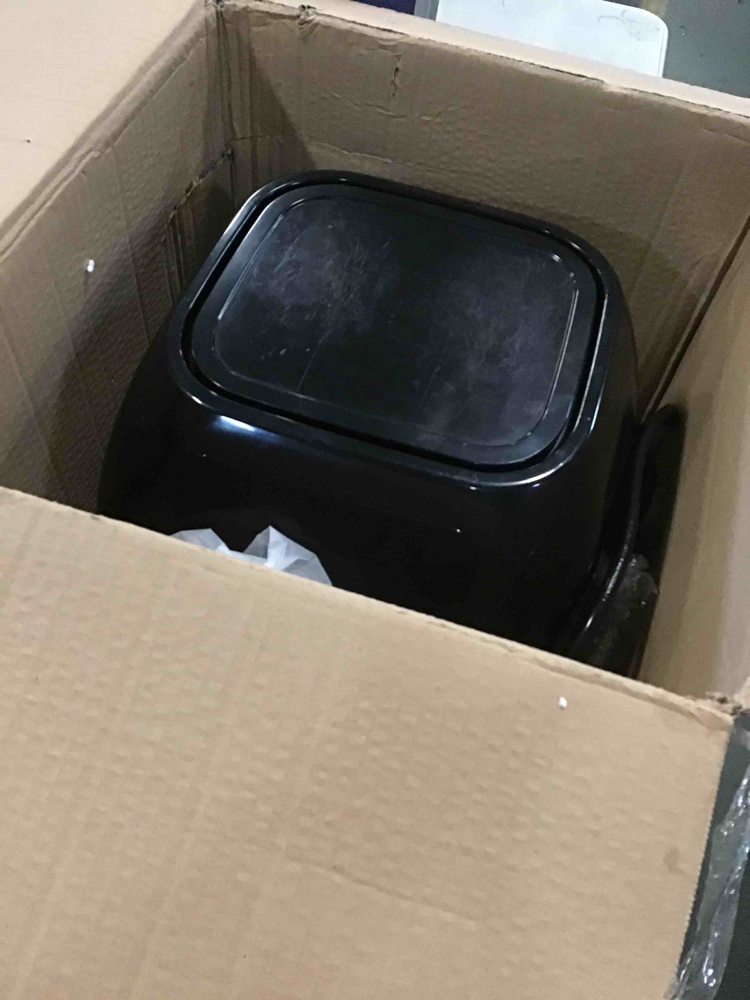 https://s3.amazonaws.com/lotting-images-prod/bidfta/BLU5741675_1714053224983.jpeg