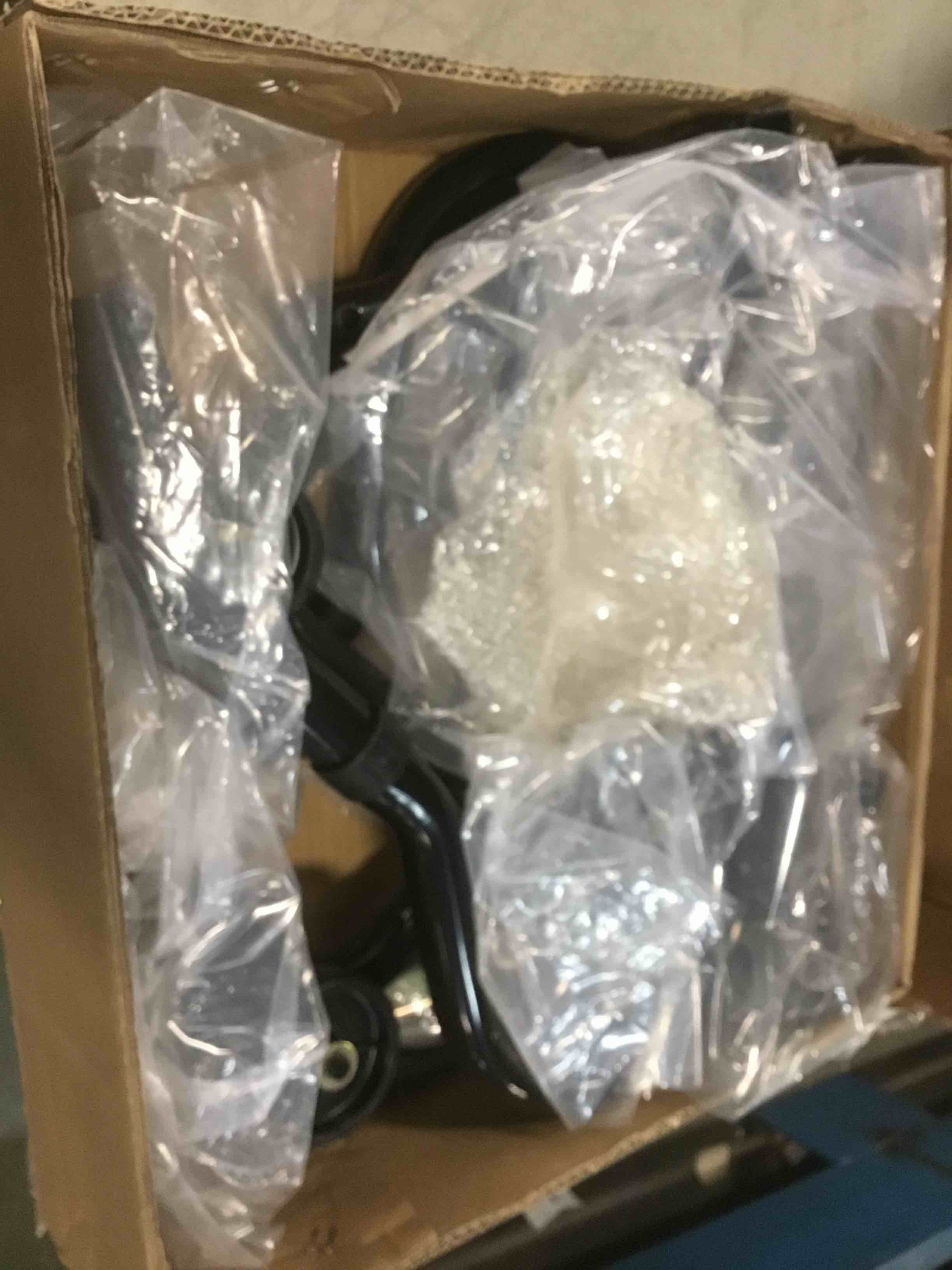 https://s3.amazonaws.com/lotting-images-prod/bidfta/BLU5743150_1714045571605.jpeg