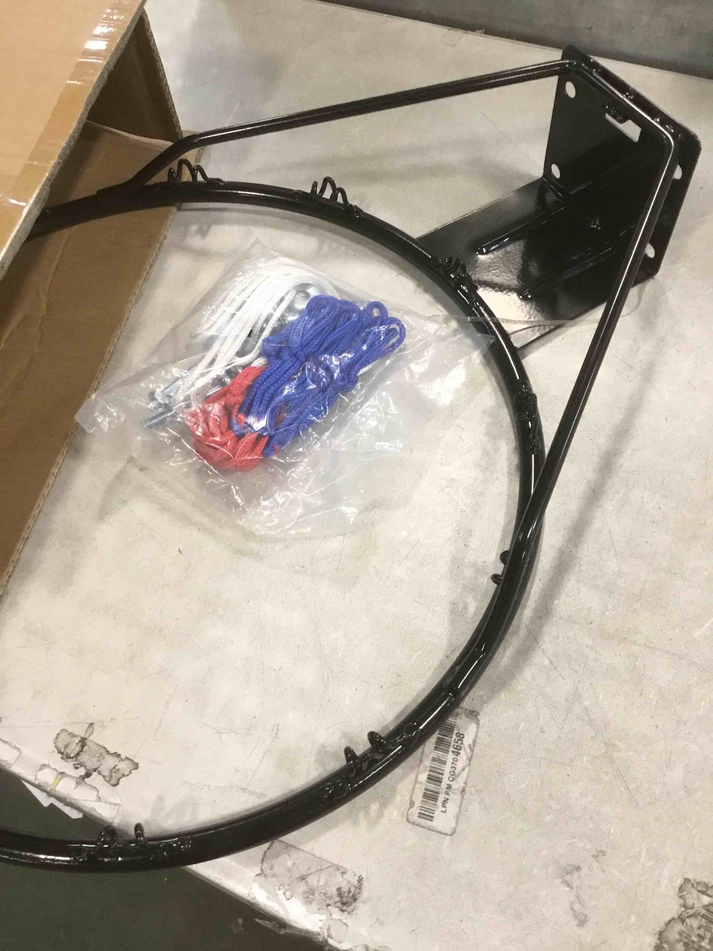https://s3.amazonaws.com/lotting-images-prod/bidfta/BLU5743462_1714142466346.jpeg
