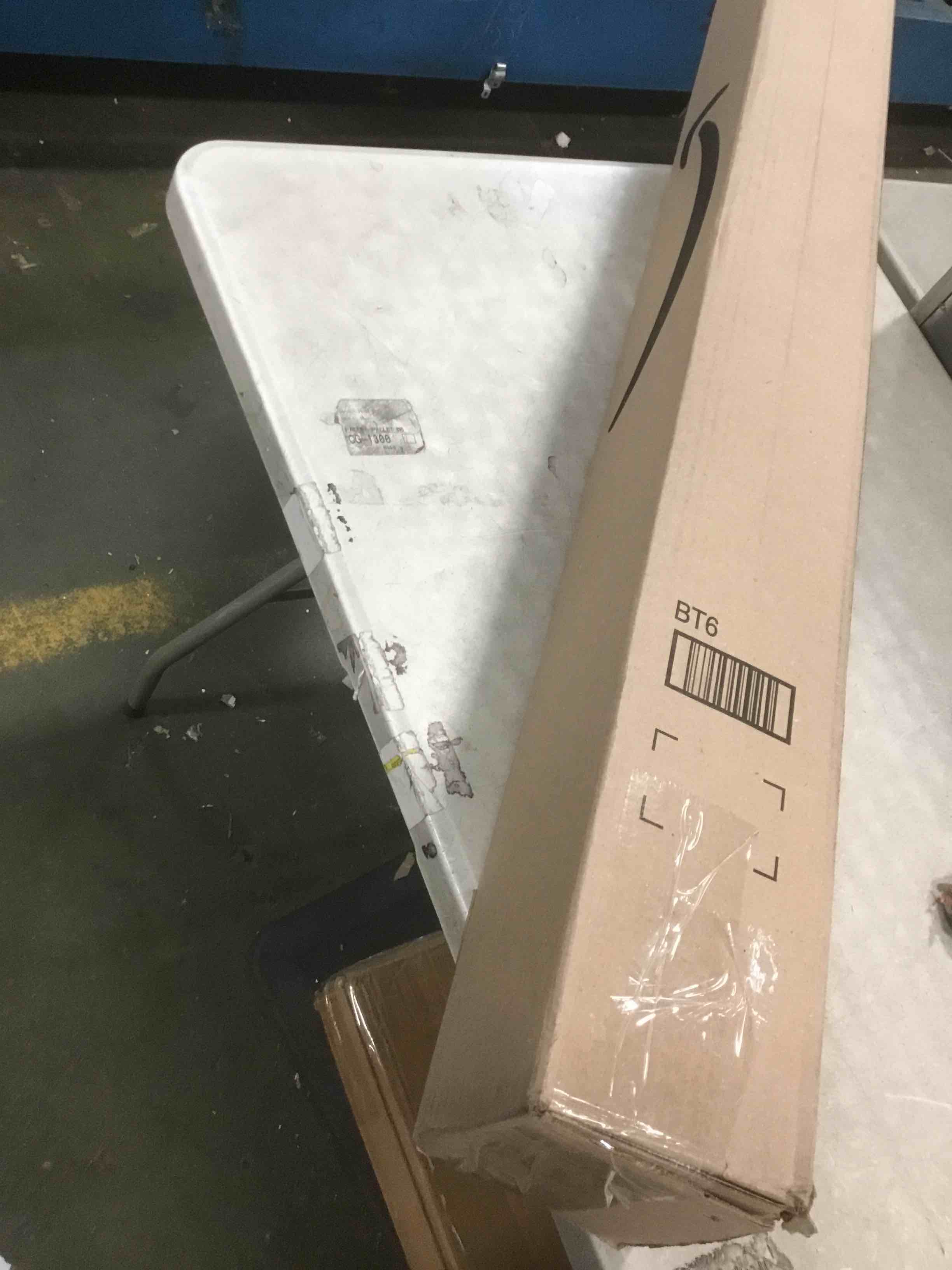 https://s3.amazonaws.com/lotting-images-prod/bidfta/BLU5743548_1714152235983.jpeg