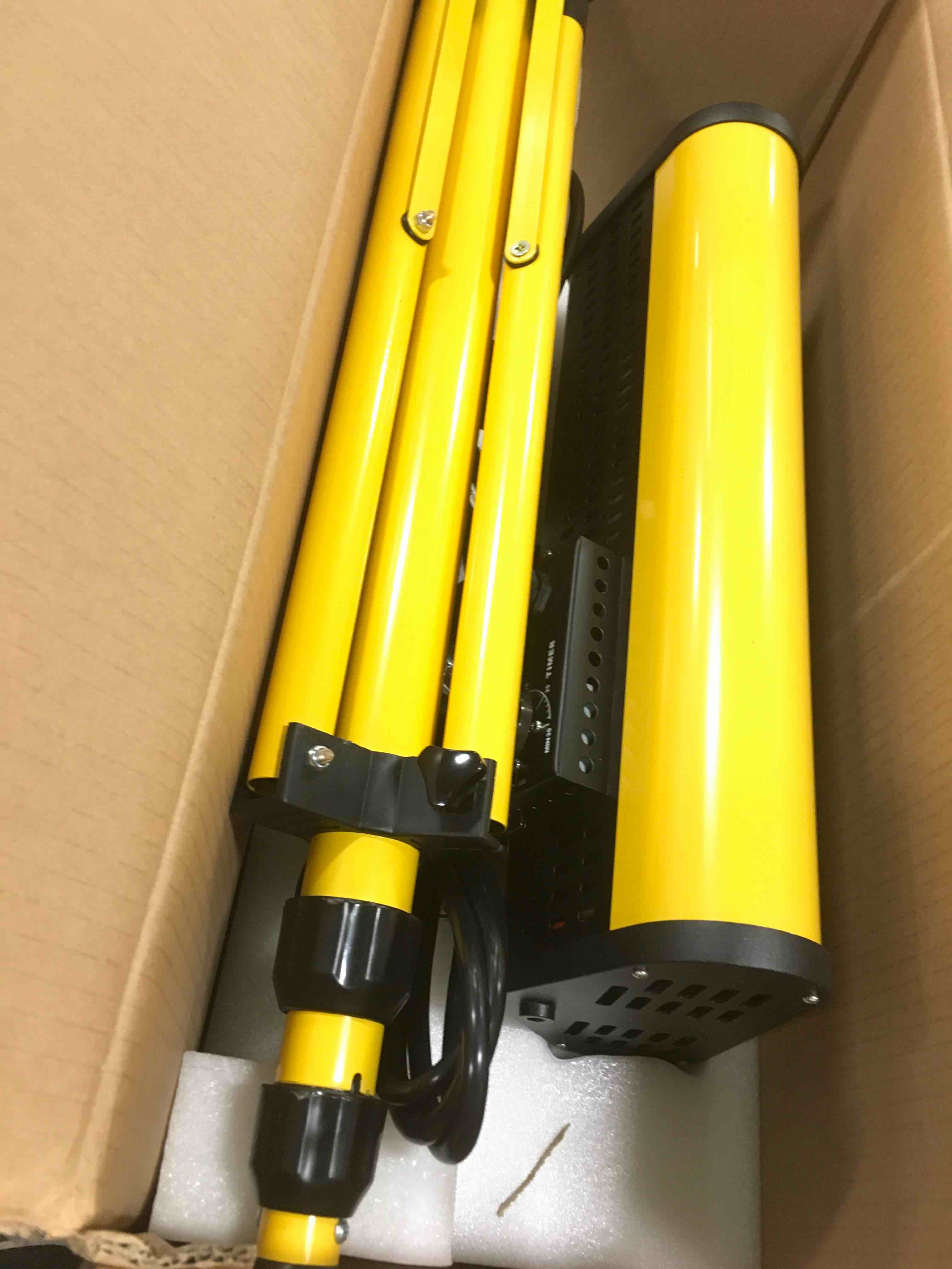 https://s3.amazonaws.com/lotting-images-prod/bidfta/BLU5743881_1714389459932.jpeg