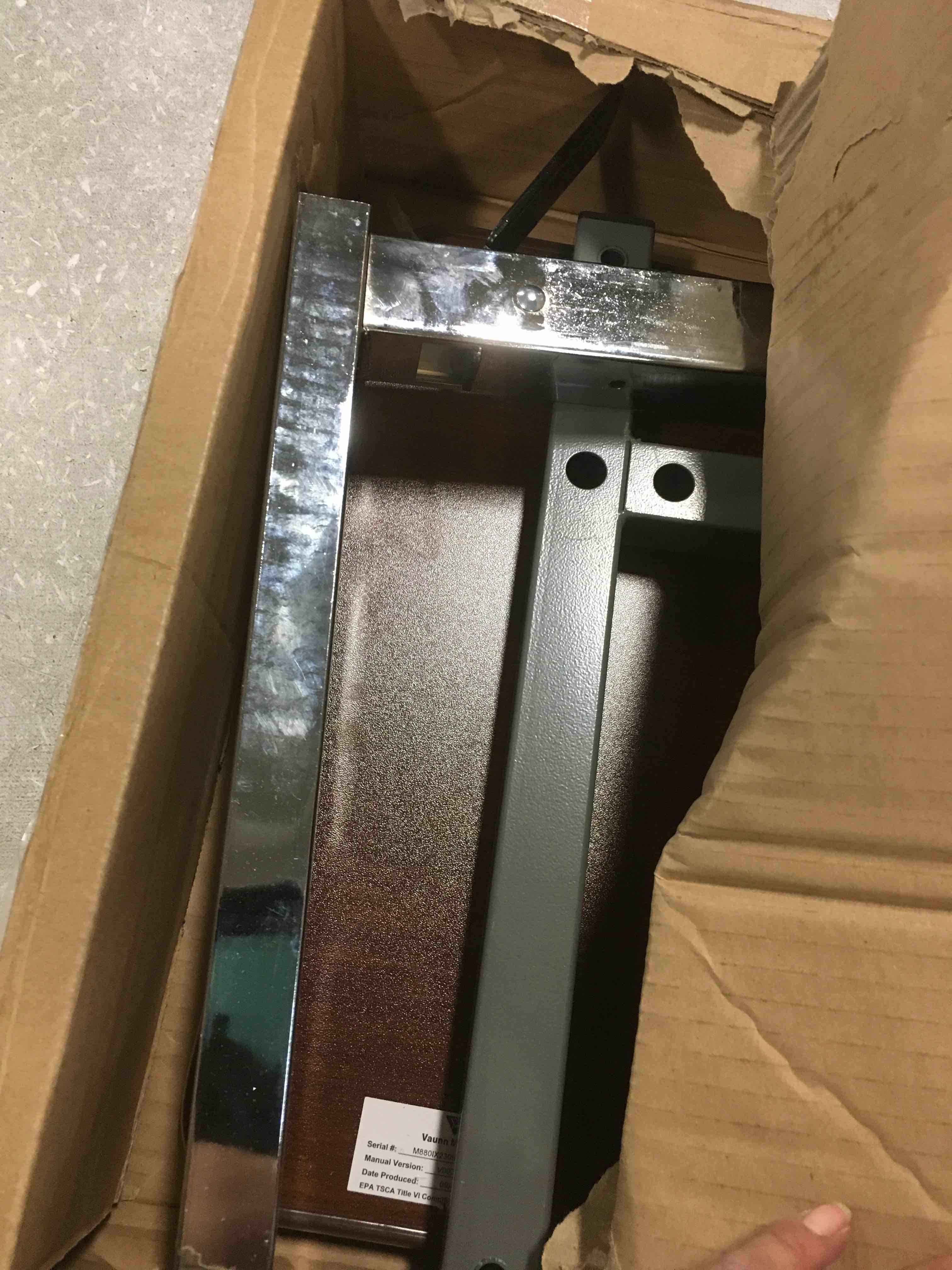https://s3.amazonaws.com/lotting-images-prod/bidfta/BLU5743917_1714393627118.jpeg