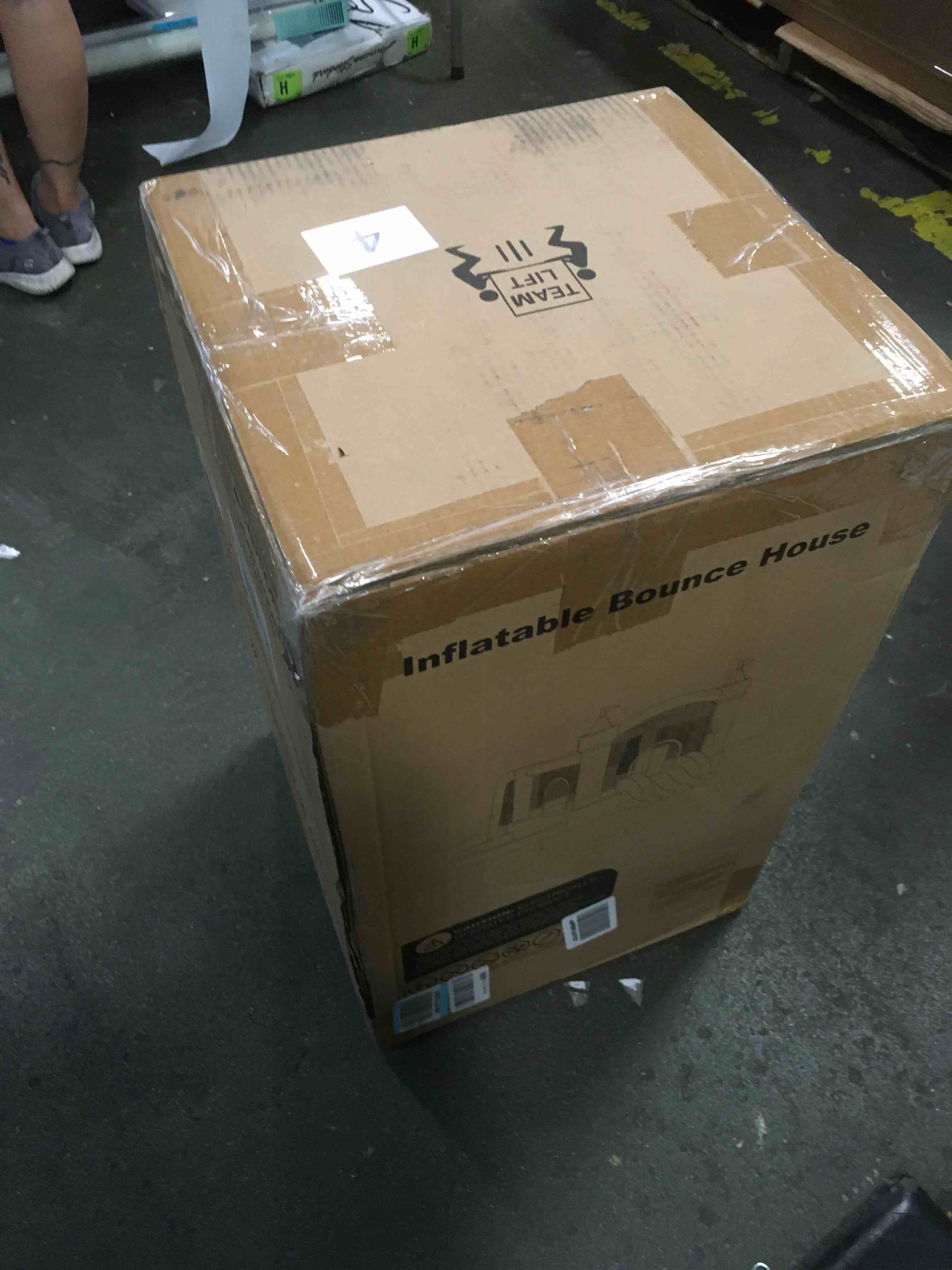 https://s3.amazonaws.com/lotting-images-prod/bidfta/BLU5743938_1714395553710.jpeg