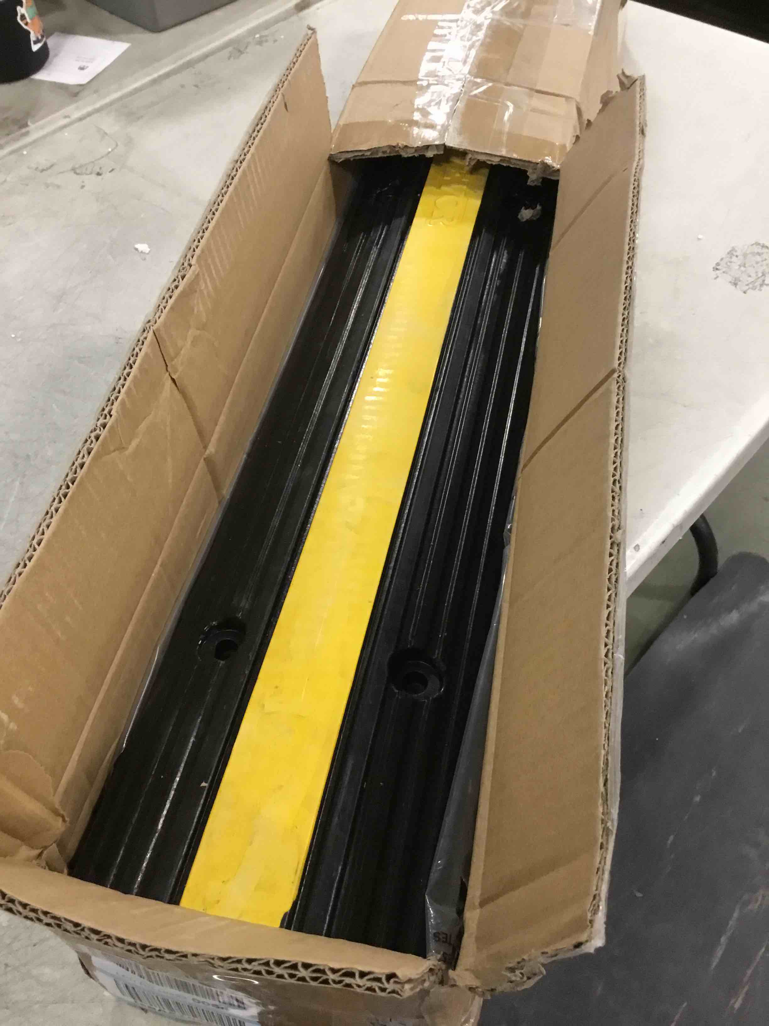https://s3.amazonaws.com/lotting-images-prod/bidfta/BLU5743974_1706533801694.jpeg