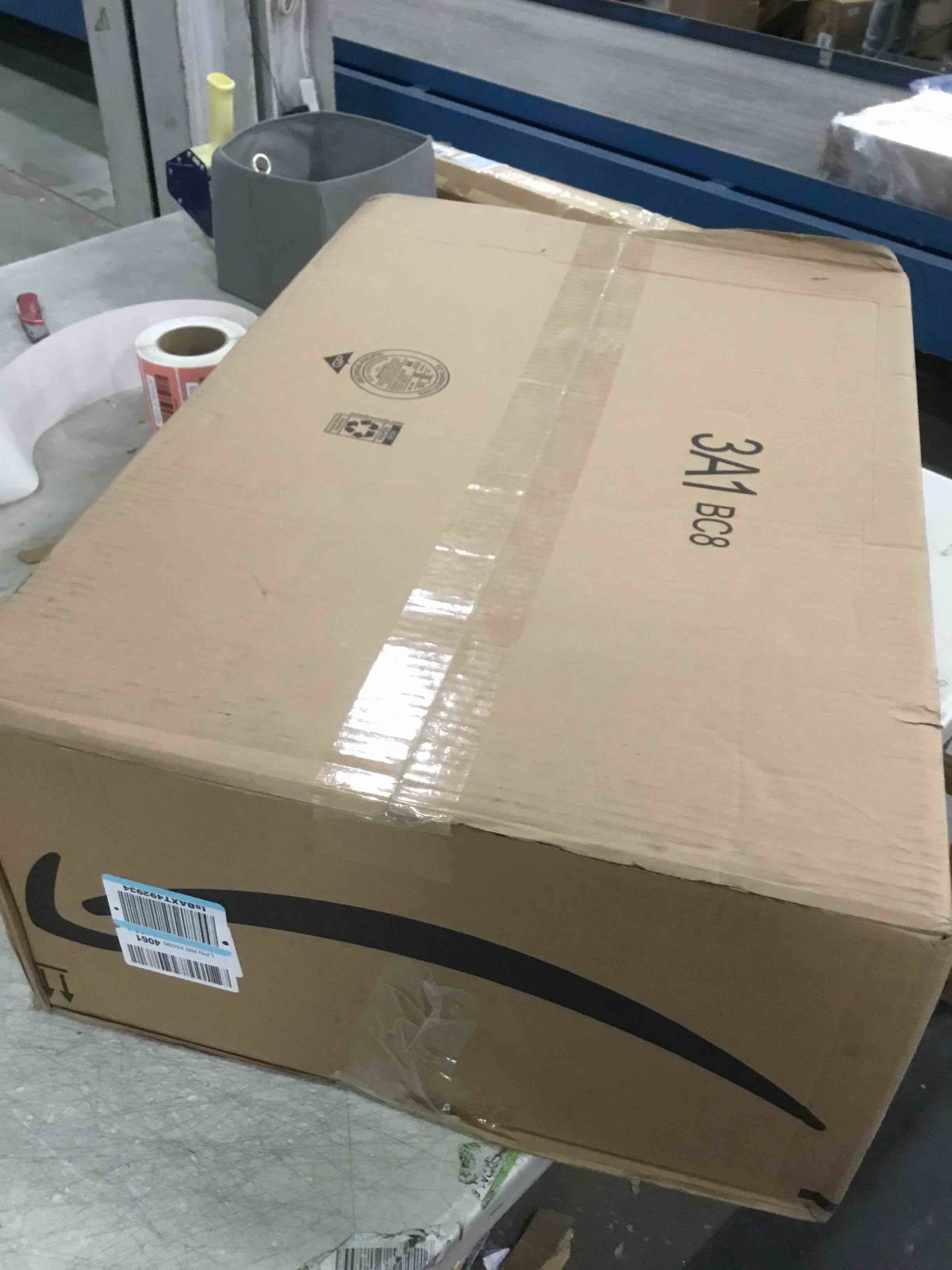 https://s3.amazonaws.com/lotting-images-prod/bidfta/BLU5744252_1706643267120.jpeg